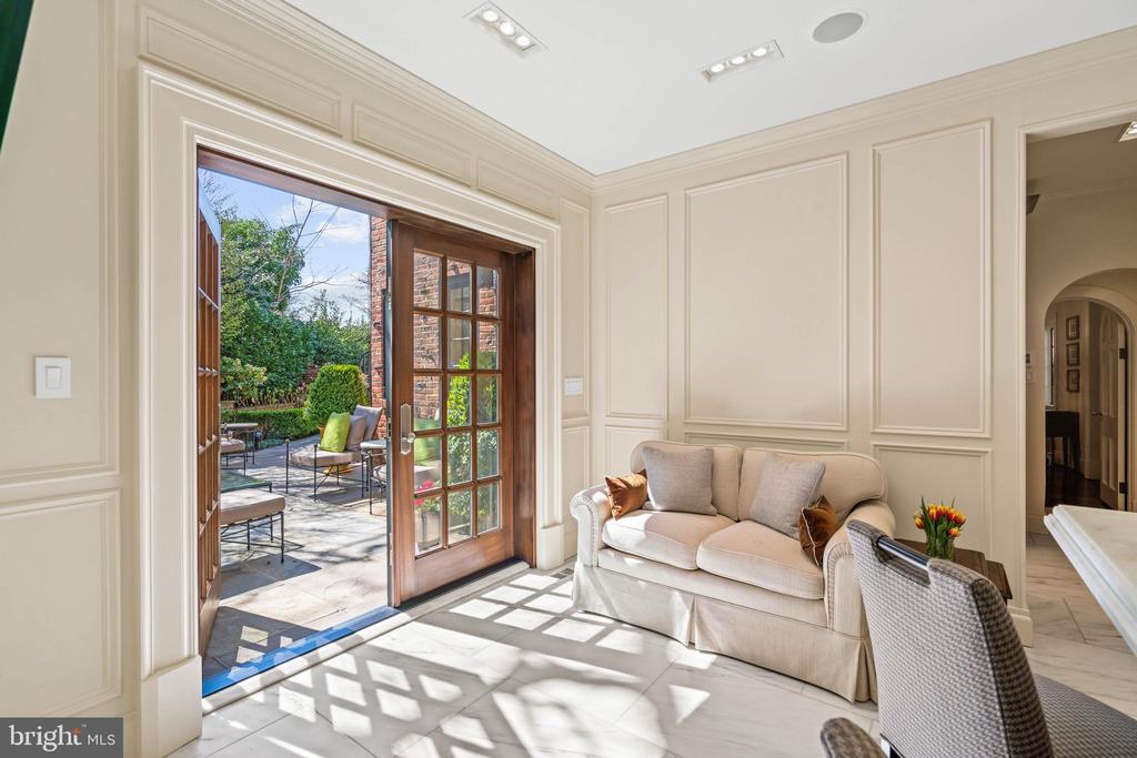 2446 KALORAMA ROAD NW