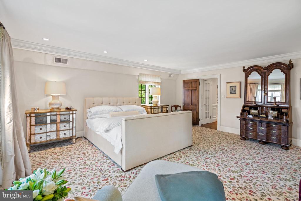 2446 KALORAMA ROAD NW