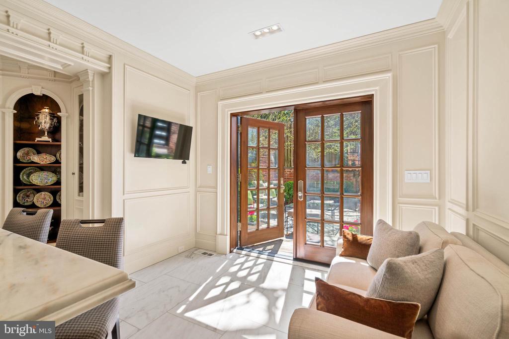 2446 KALORAMA ROAD NW