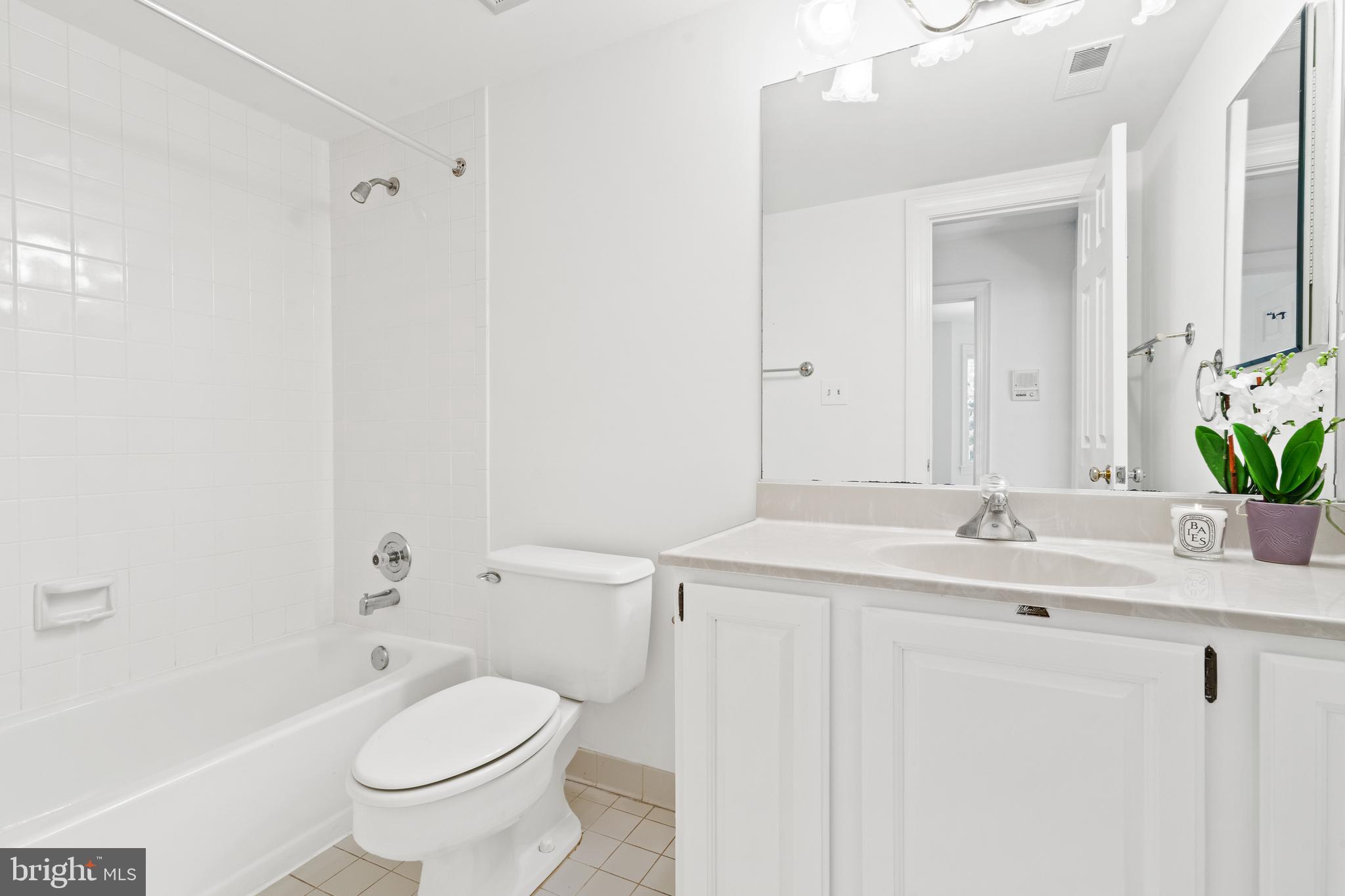 2722 CHAIN BRIDGE ROAD NW