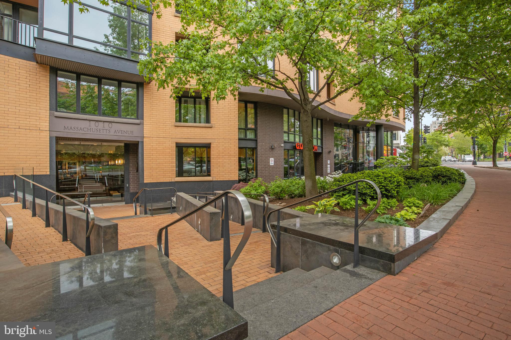 1010 MASSACHUSETTS AVENUE NW 812