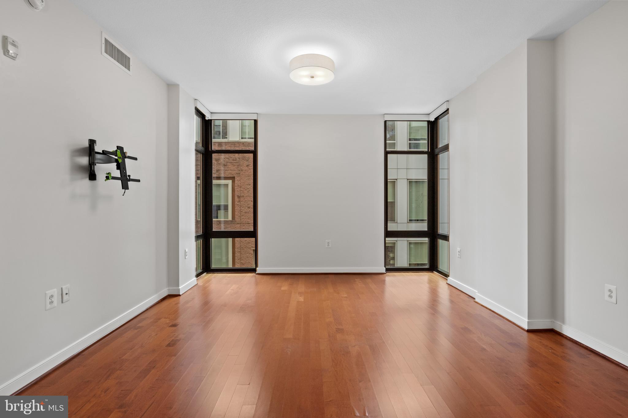 1010 MASSACHUSETTS AVENUE NW 812