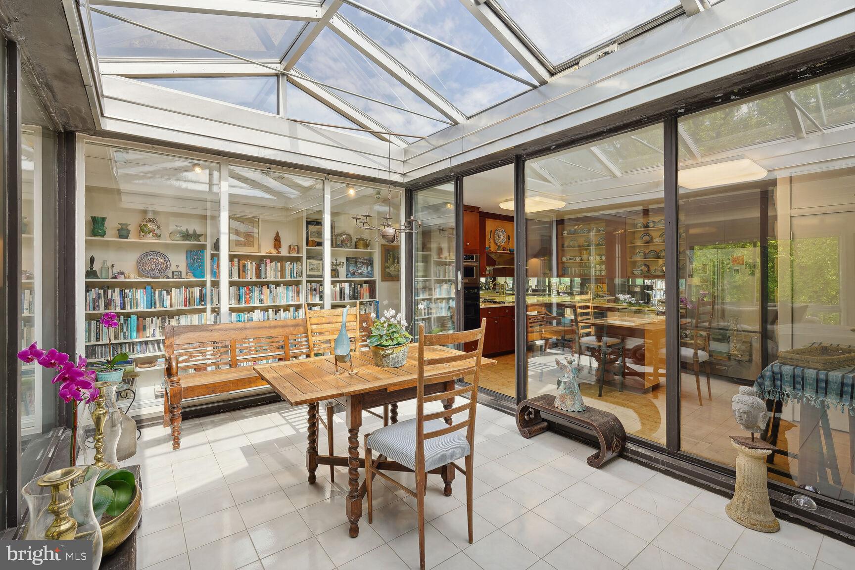 4100 CATHEDRAL AVENUE NW PH 17