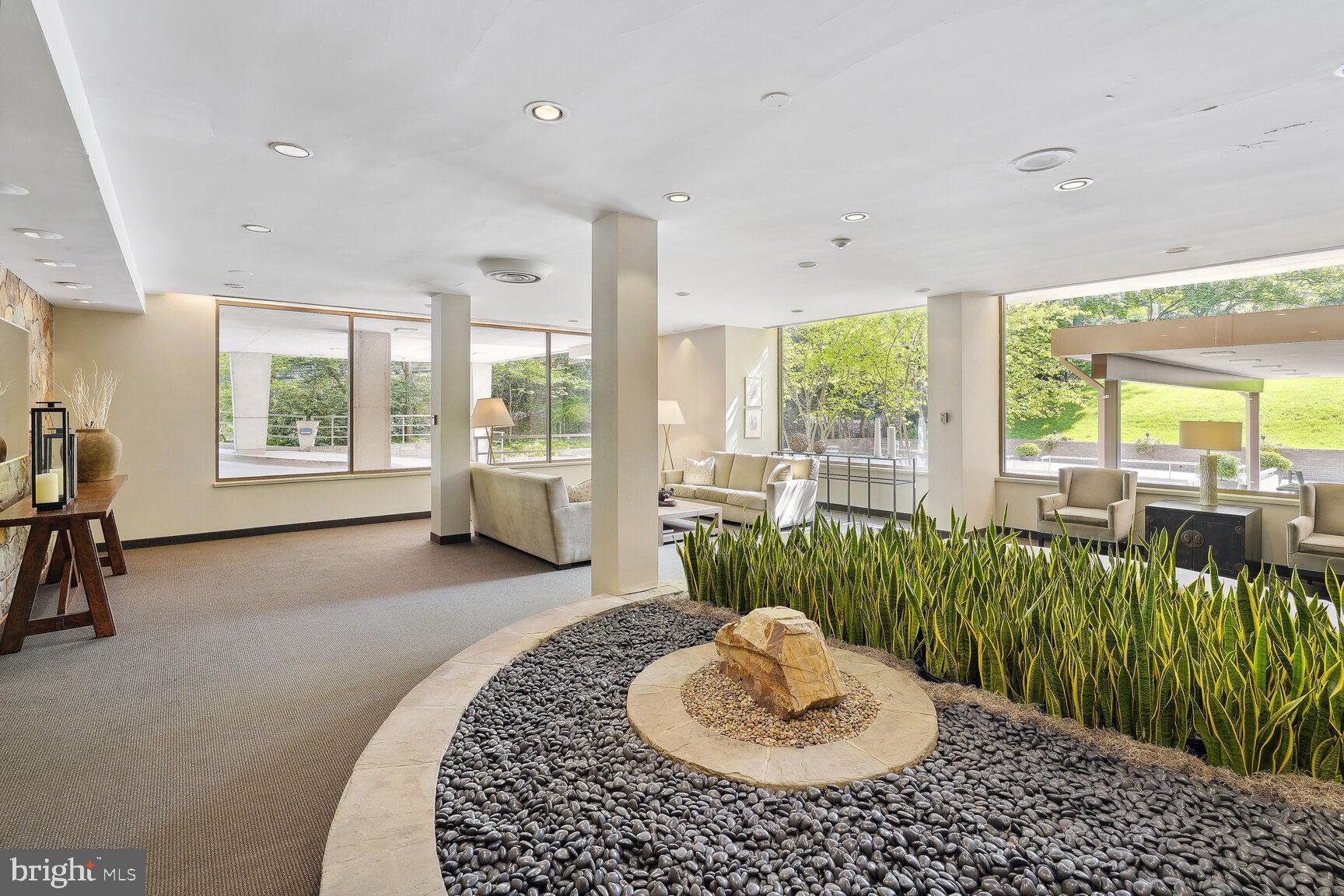 4100 CATHEDRAL AVENUE NW PH 17