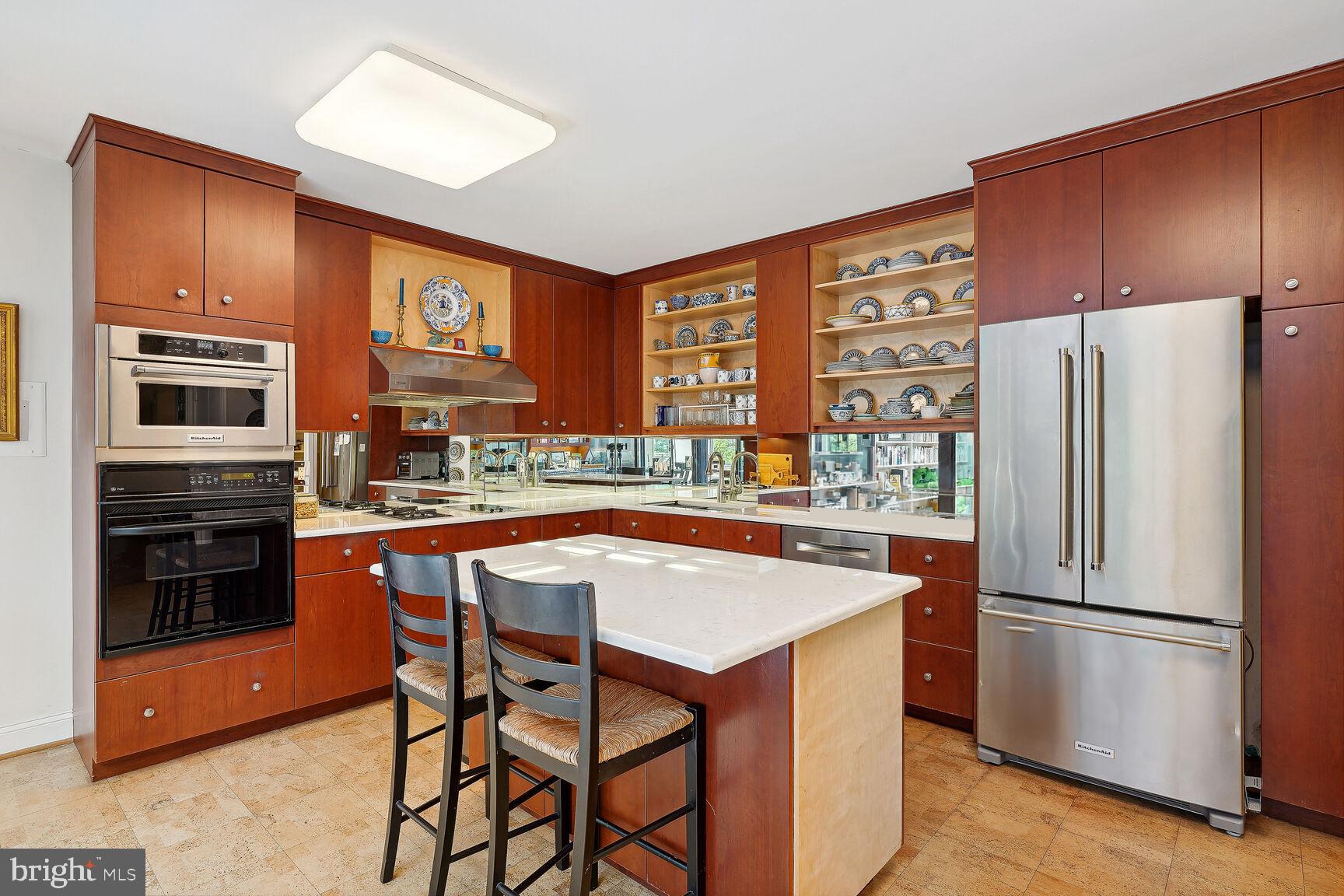 4100 CATHEDRAL AVENUE NW PH 17