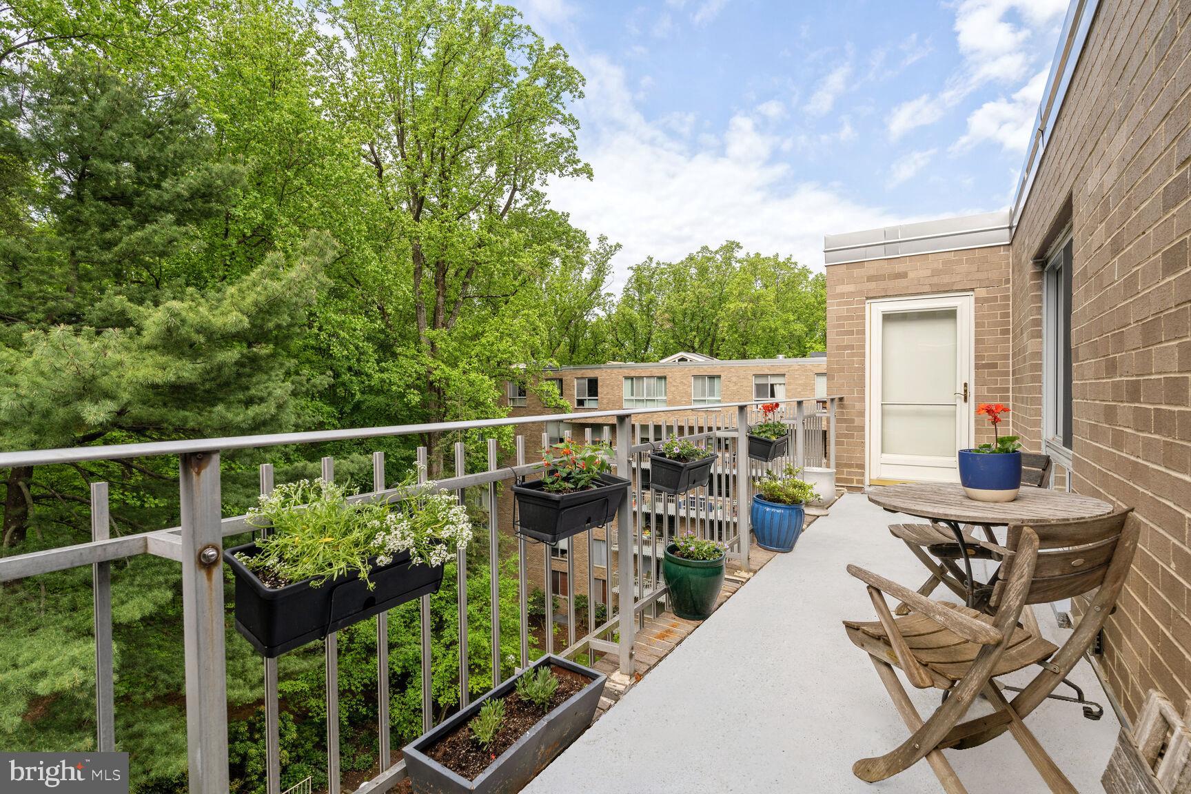 4100 CATHEDRAL AVENUE NW PH 17