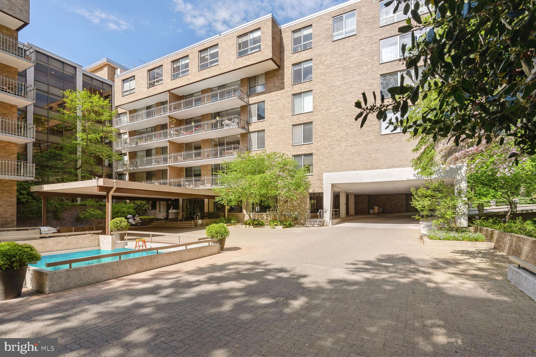 4100 CATHEDRAL AVENUE NW PH 17