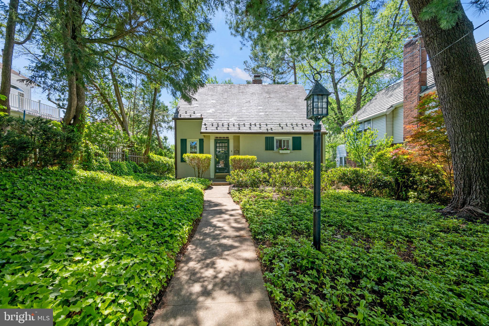 4622 DAVENPORT STREET NW