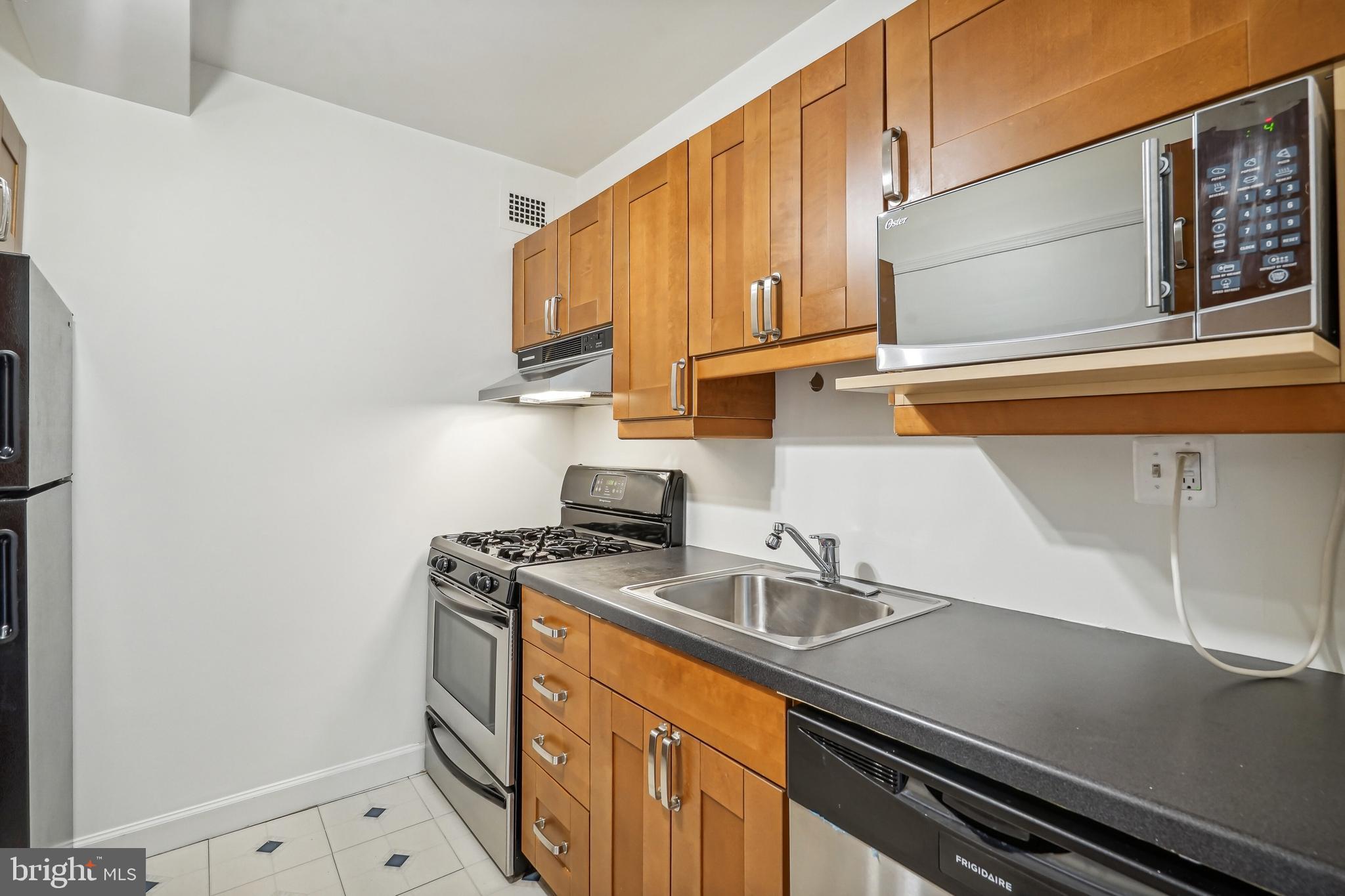 4201 CATHEDRAL AVENUE NW 1219E