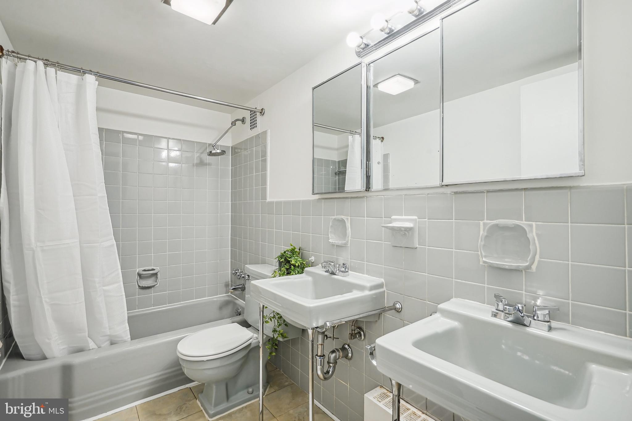 4201 CATHEDRAL AVENUE NW 1219E