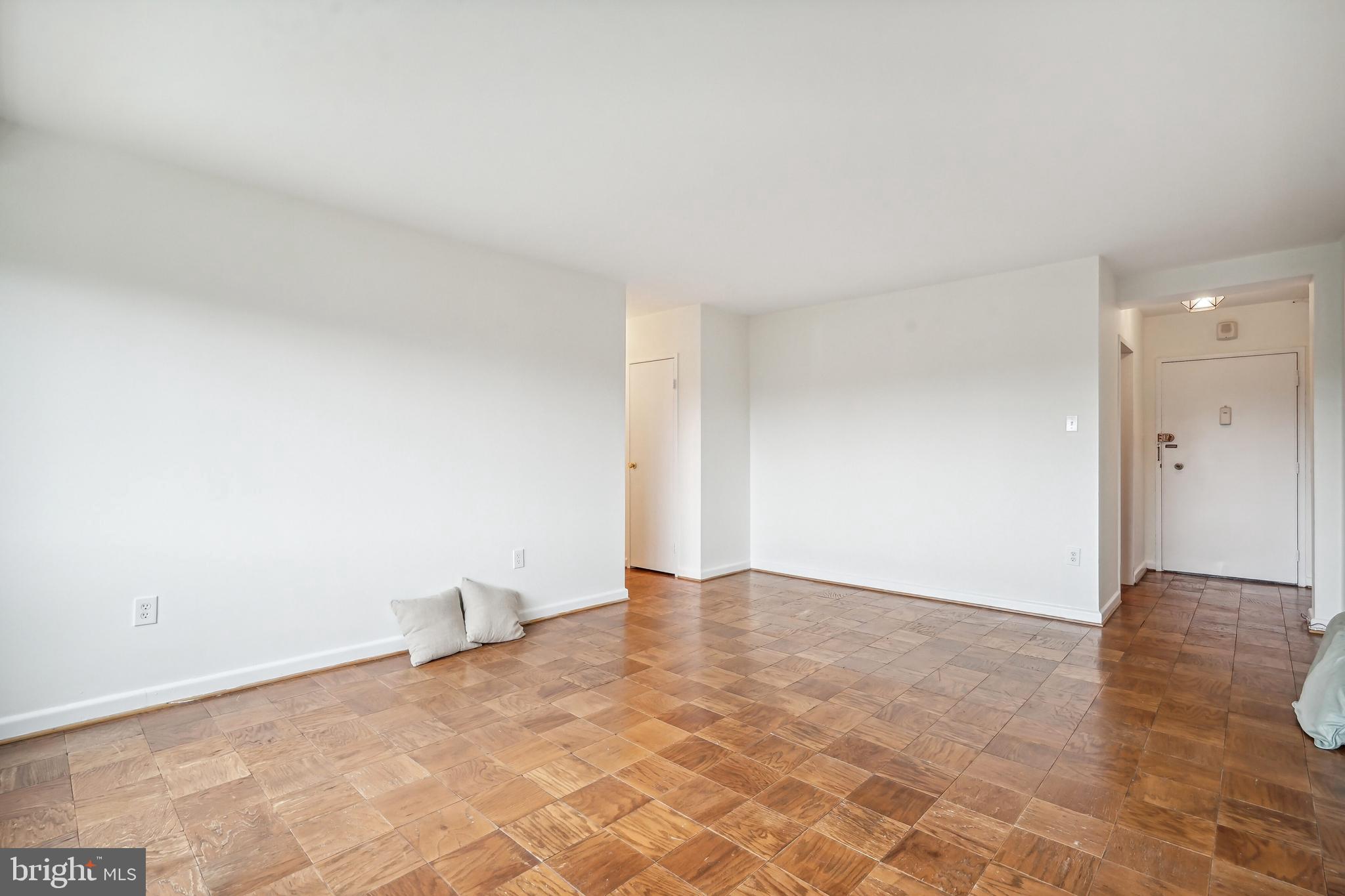 4201 CATHEDRAL AVENUE NW 1219E