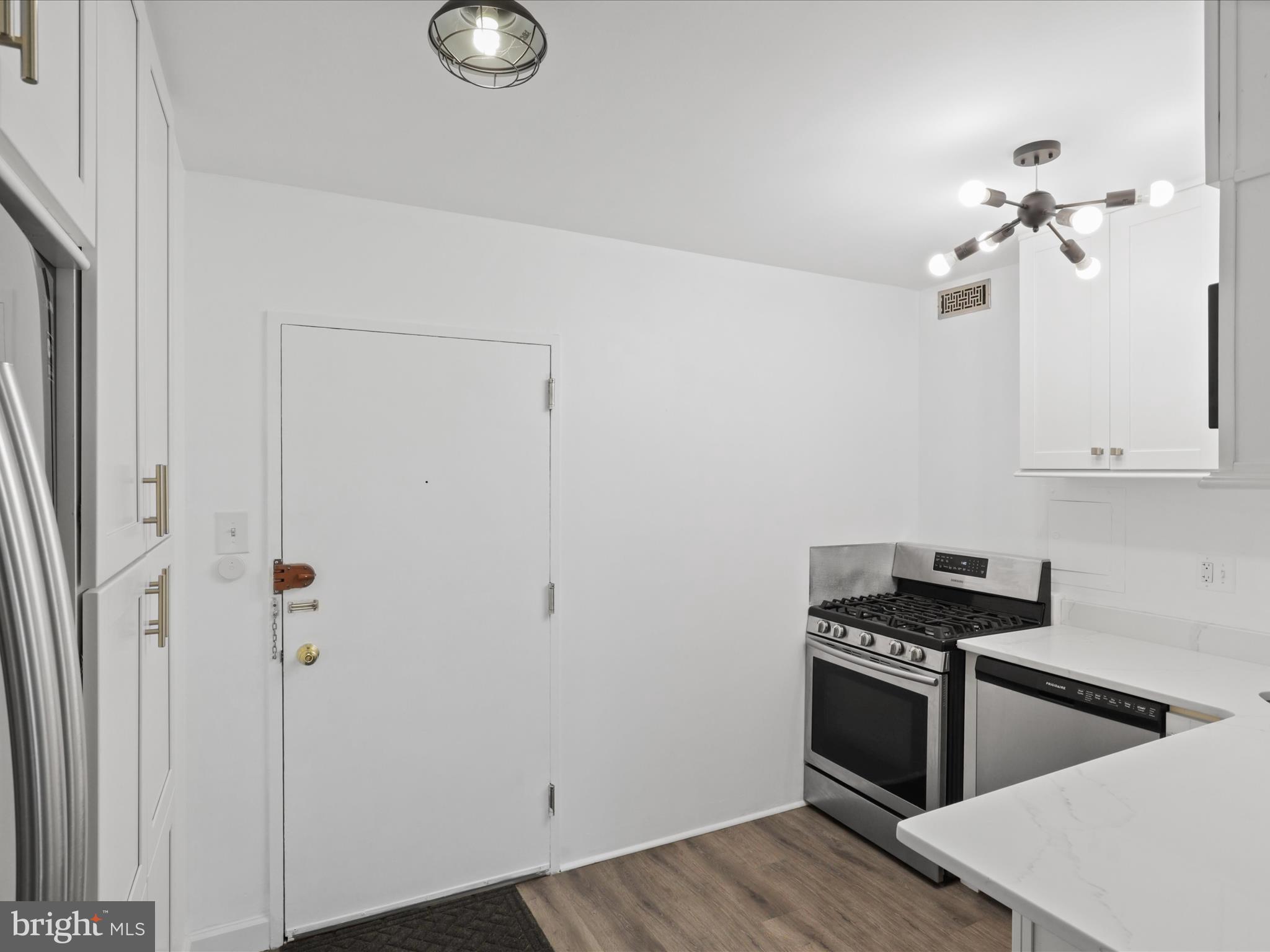 1250 4TH STREET SW W710