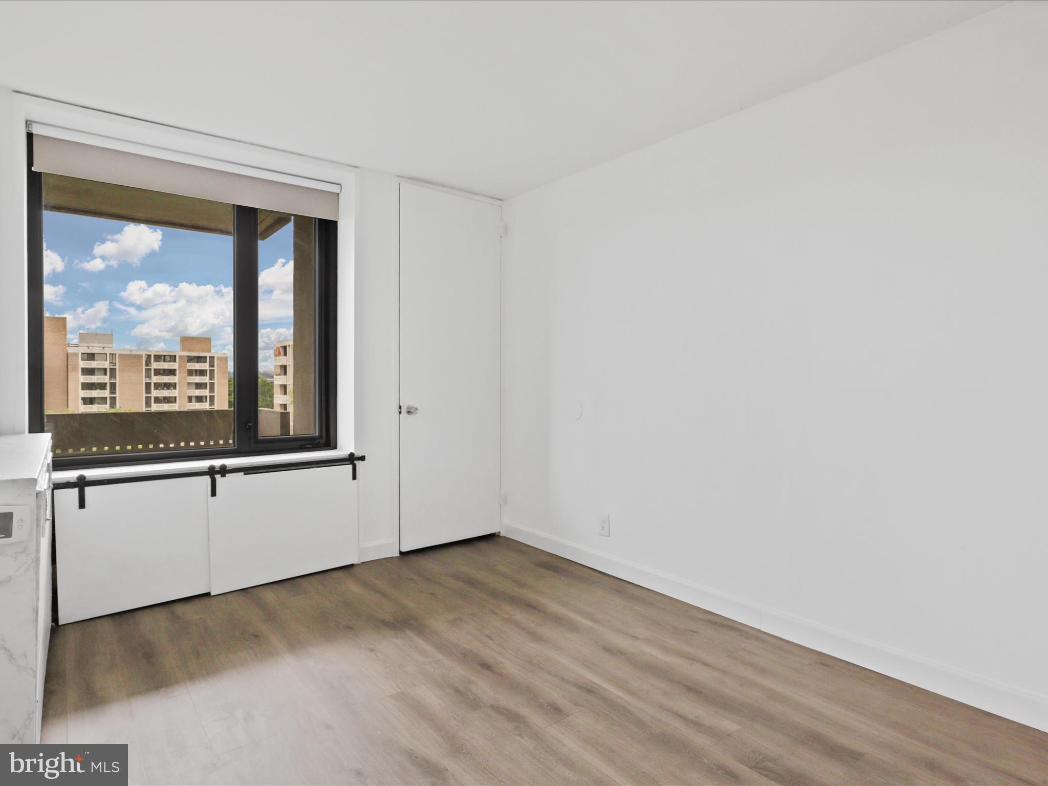 1250 4TH STREET SW W710