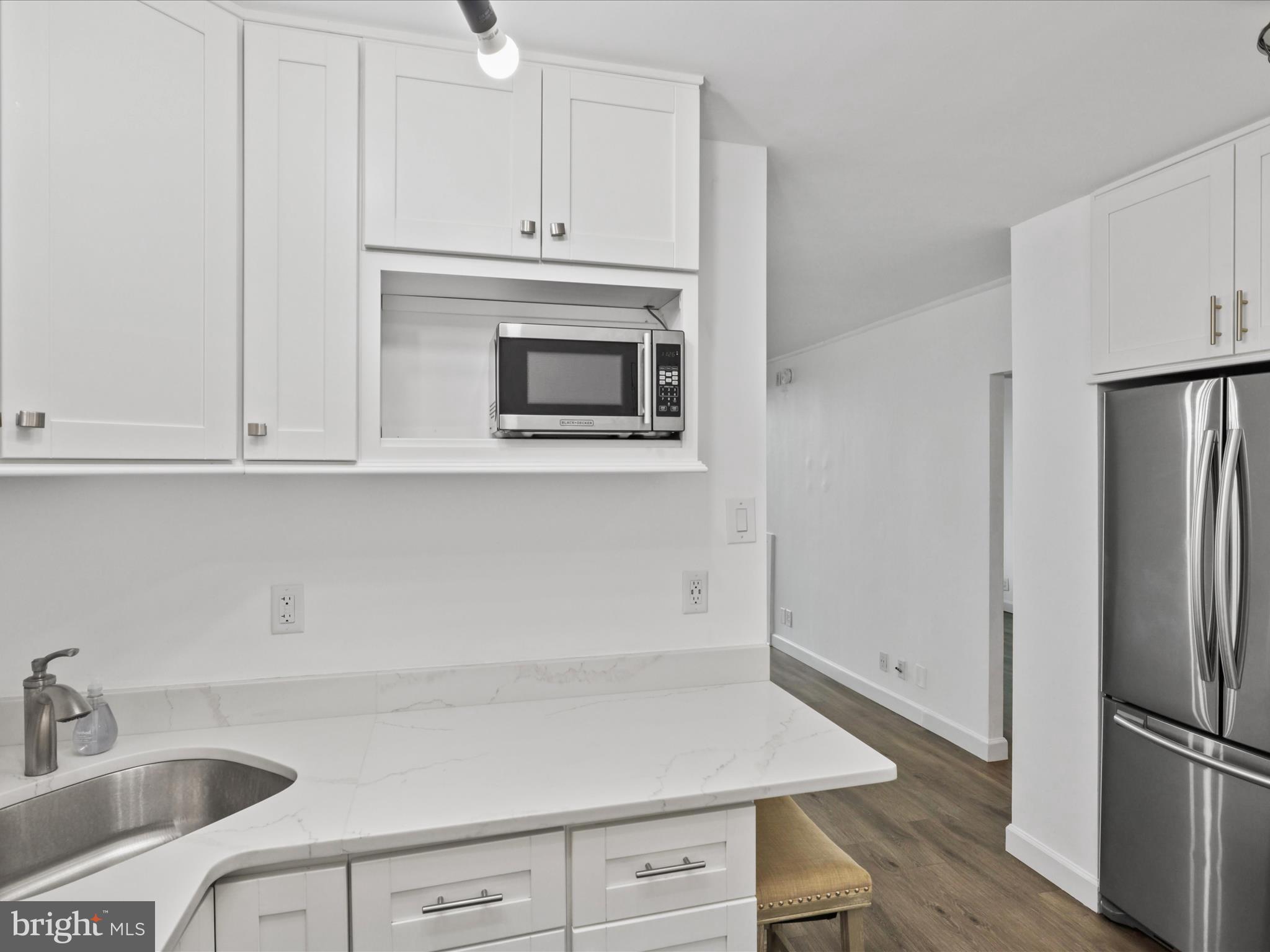 1250 4TH STREET SW W710