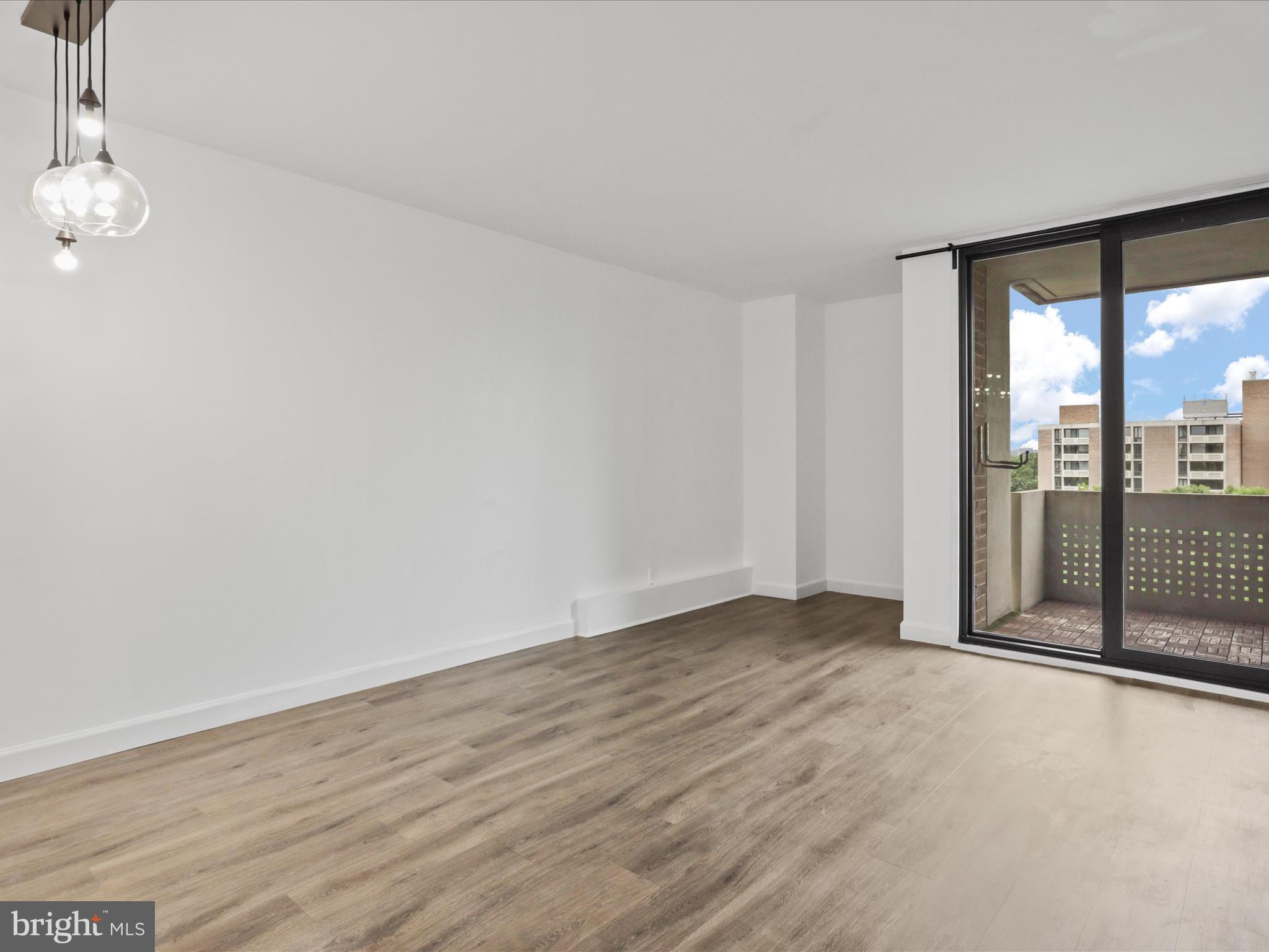 1250 4TH STREET SW W710