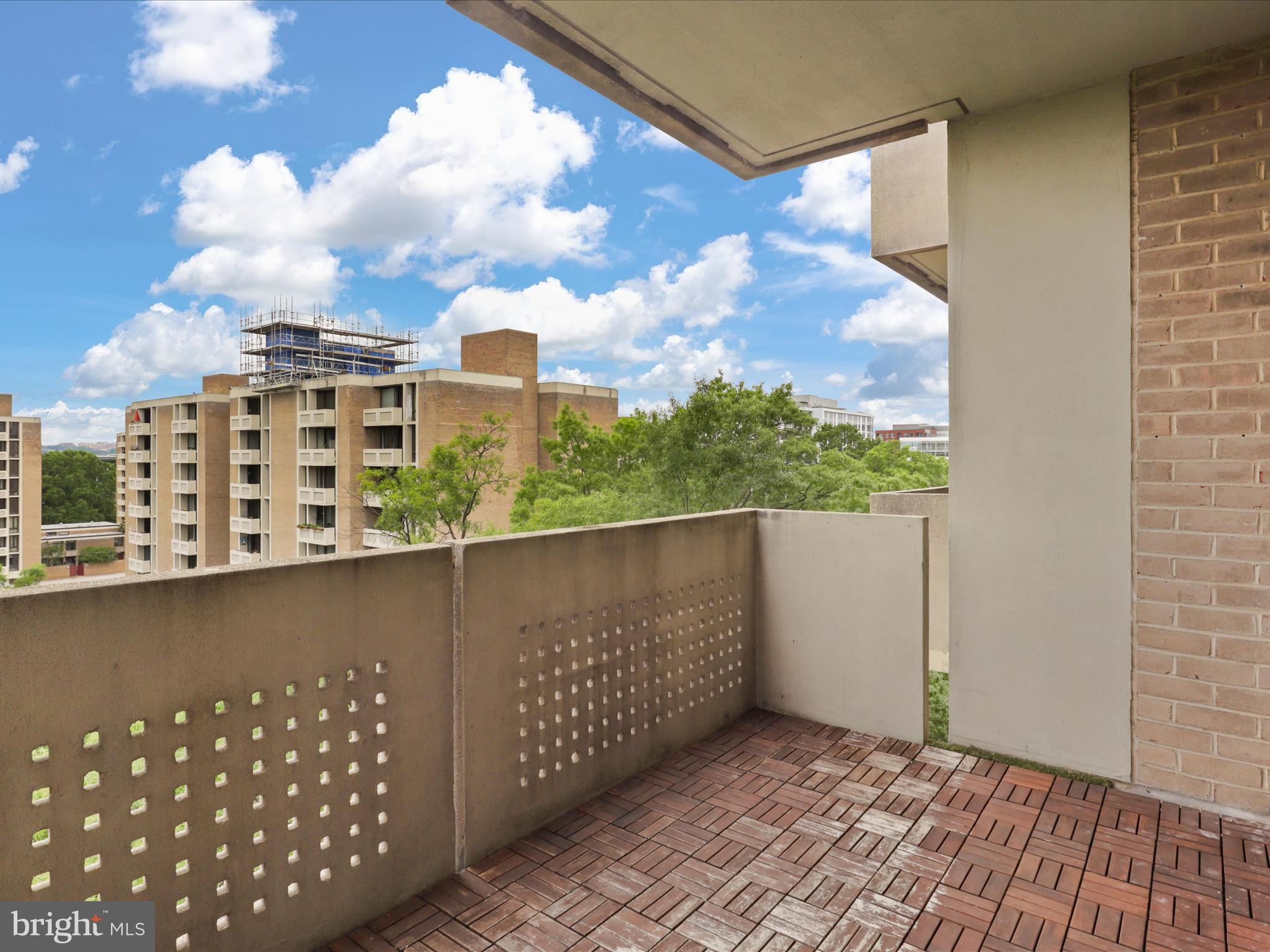 1250 4TH STREET SW W710