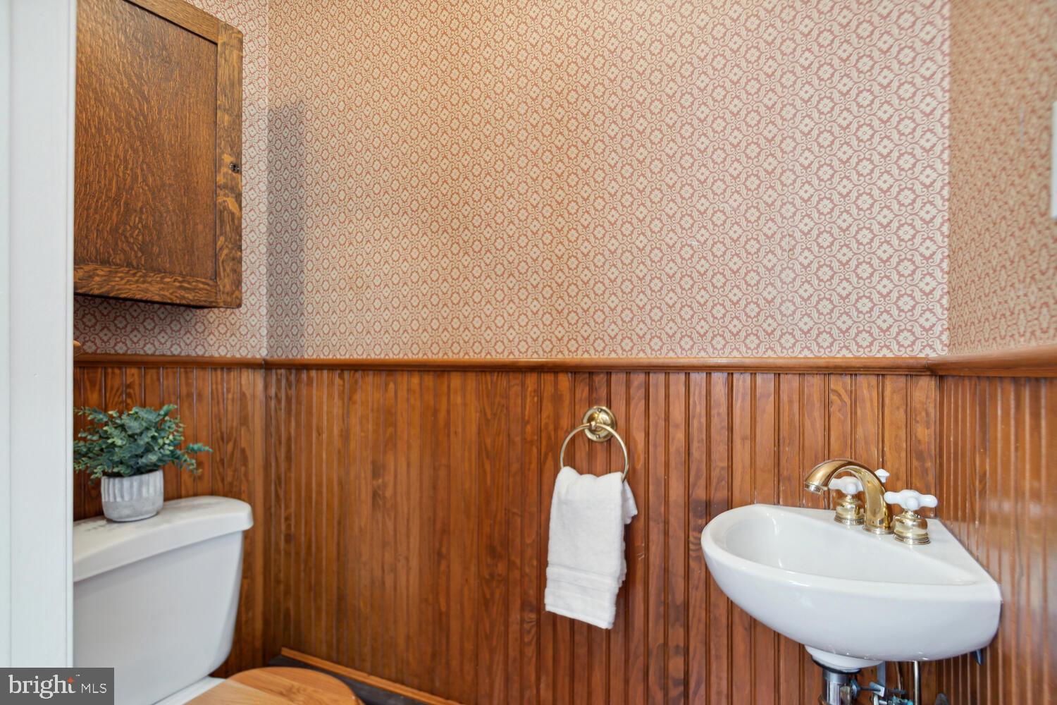 2010 HILLYER PLACE NW