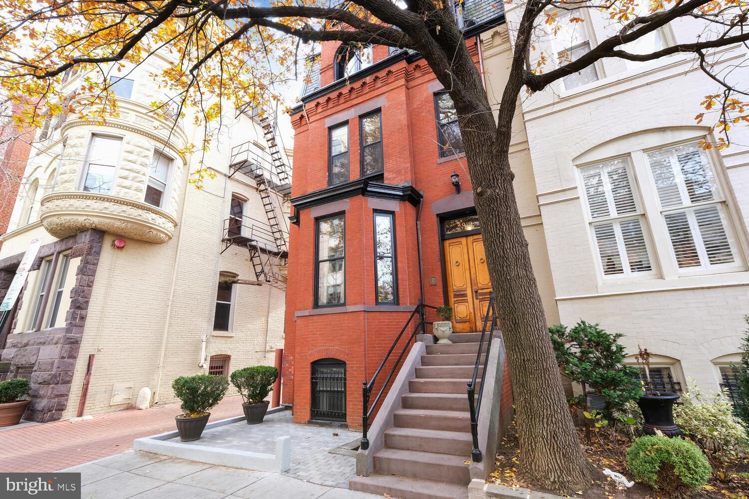 2010 HILLYER PLACE NW