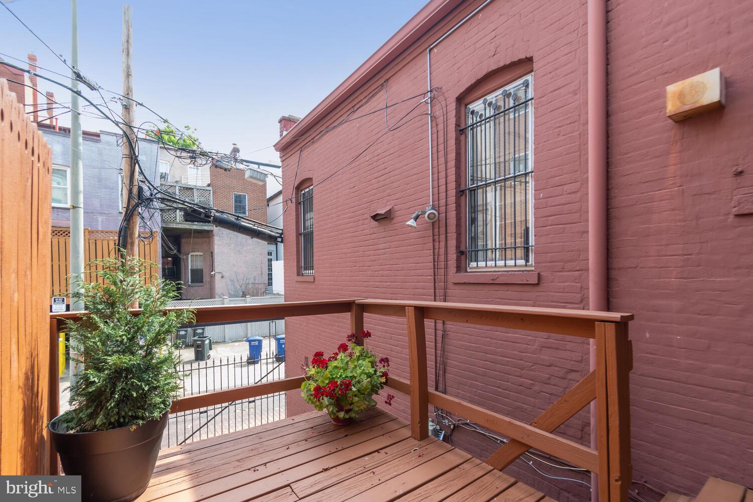 2010 HILLYER PLACE NW