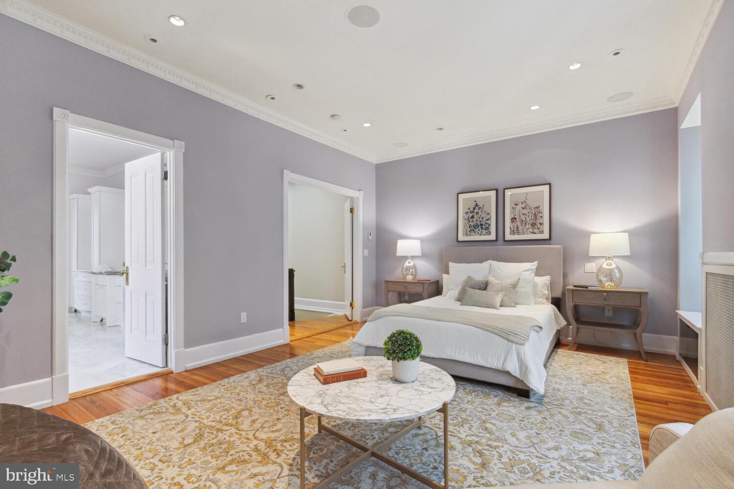 2010 HILLYER PLACE NW