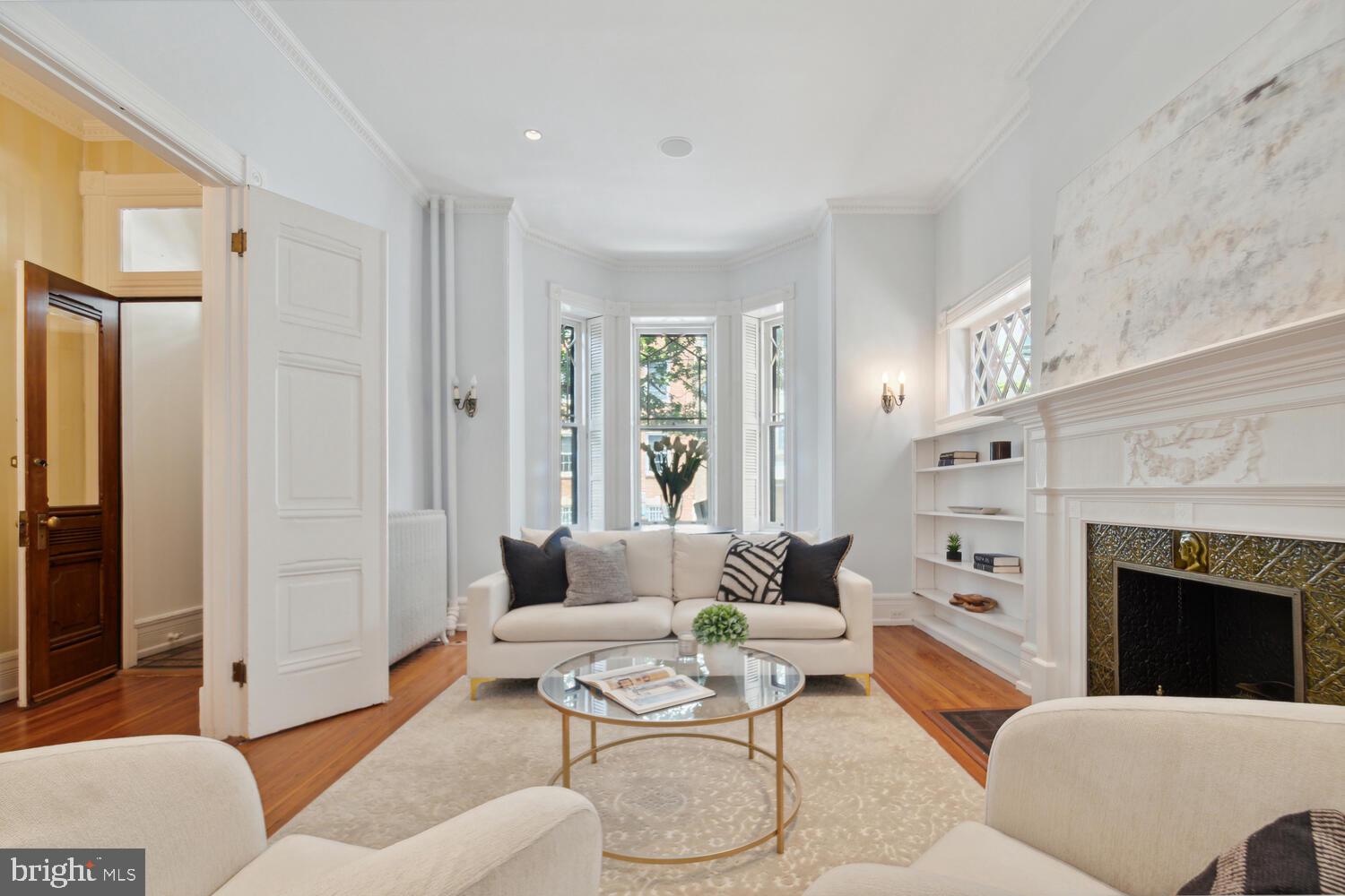 2010 HILLYER PLACE NW