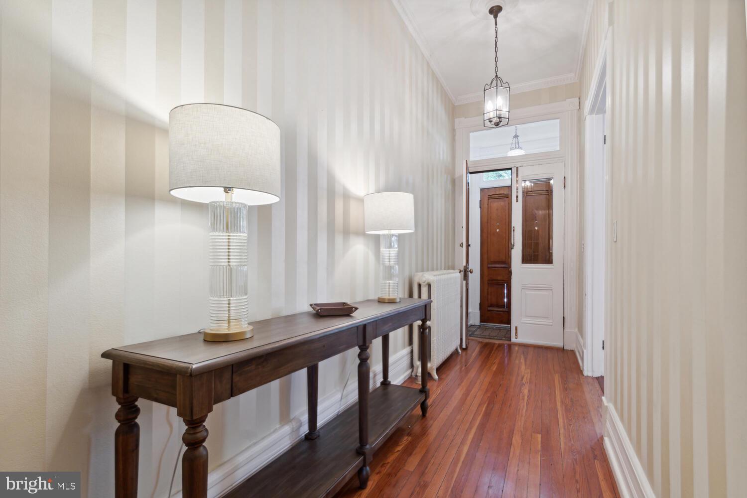 2010 HILLYER PLACE NW