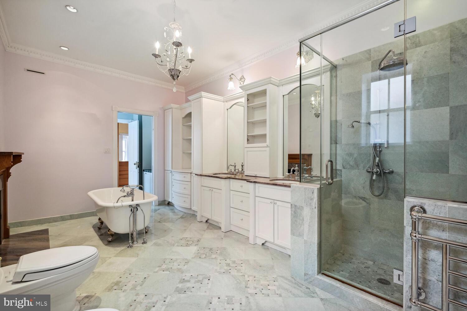 2010 HILLYER PLACE NW