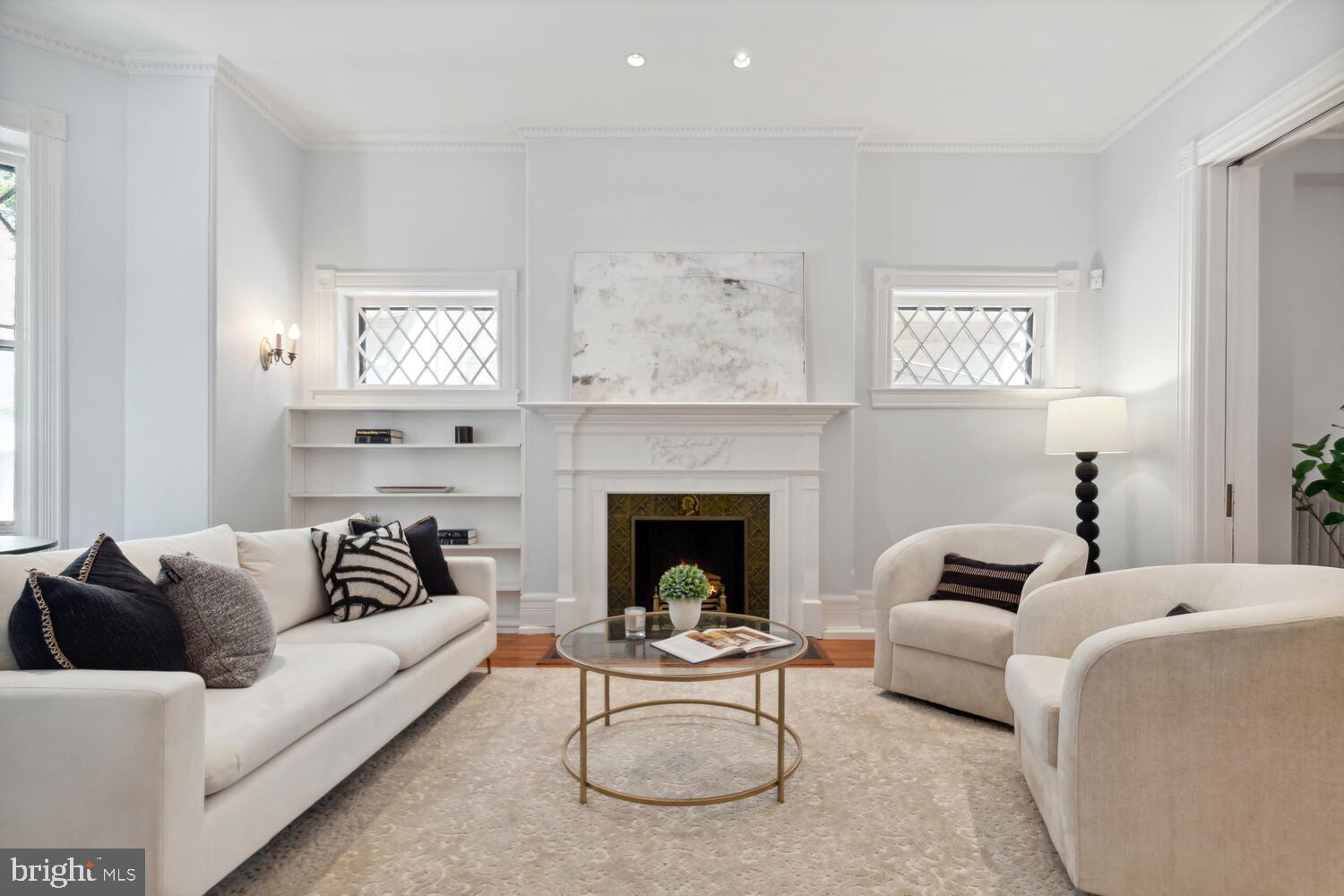 2010 HILLYER PLACE NW