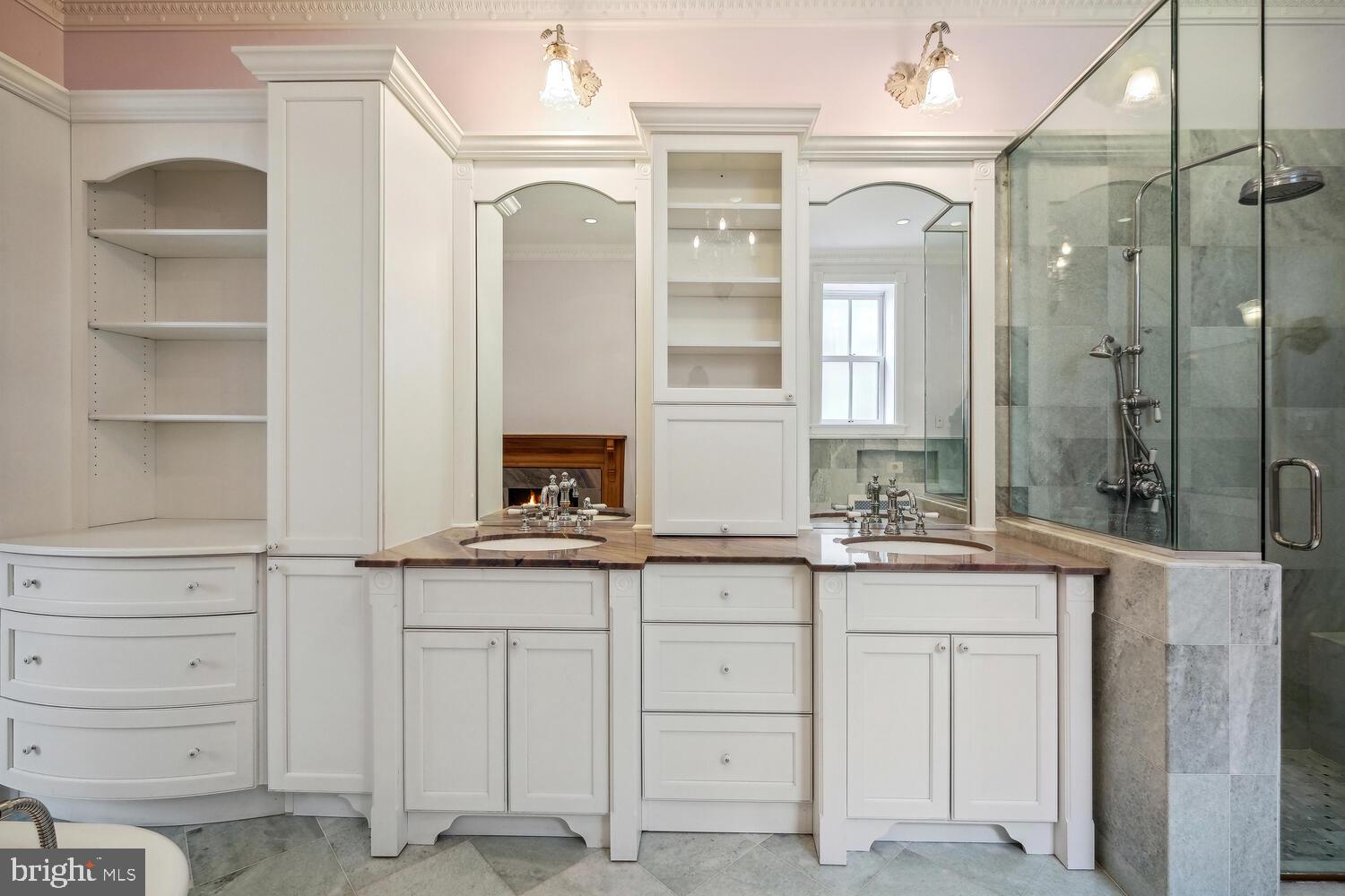 2010 HILLYER PLACE NW