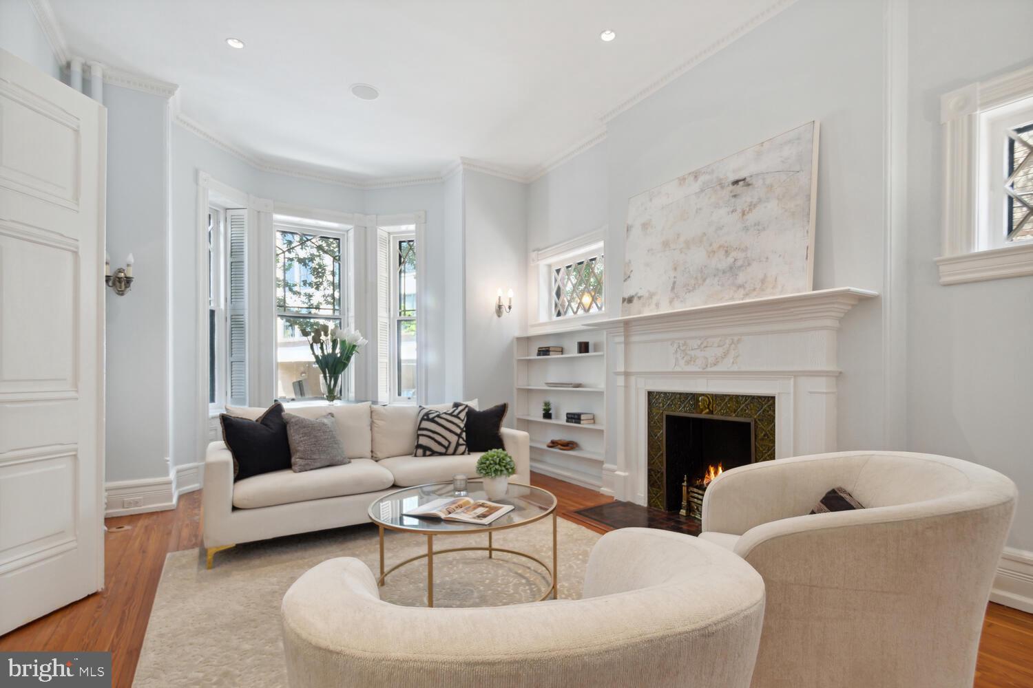 2010 HILLYER PLACE NW