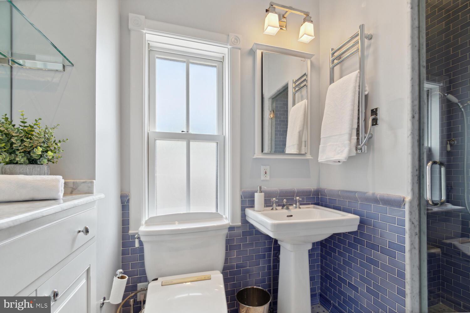 2010 HILLYER PLACE NW