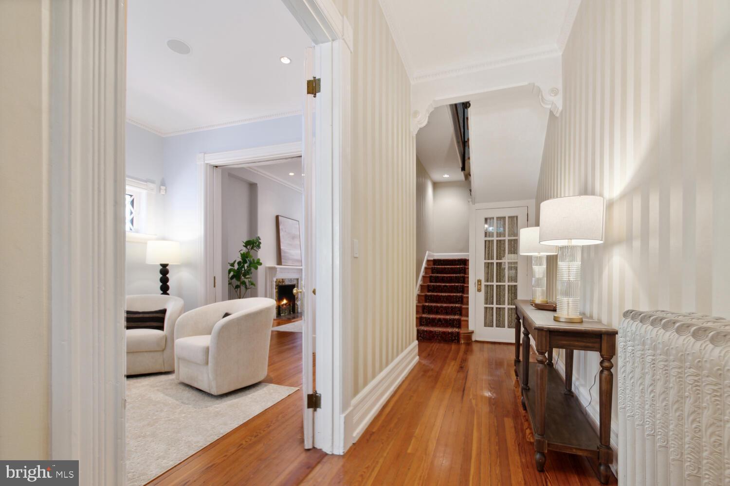 2010 HILLYER PLACE NW