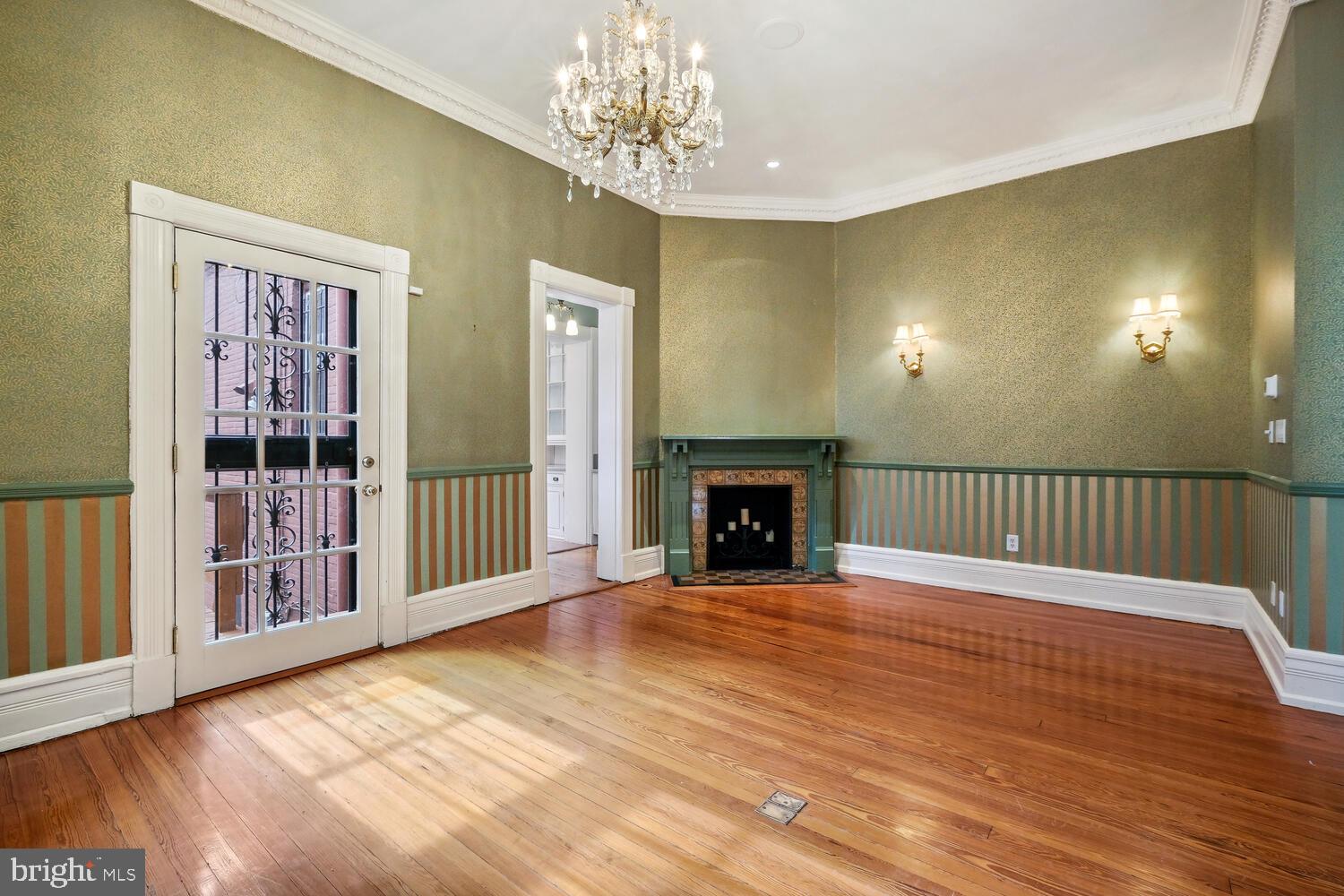 2010 HILLYER PLACE NW