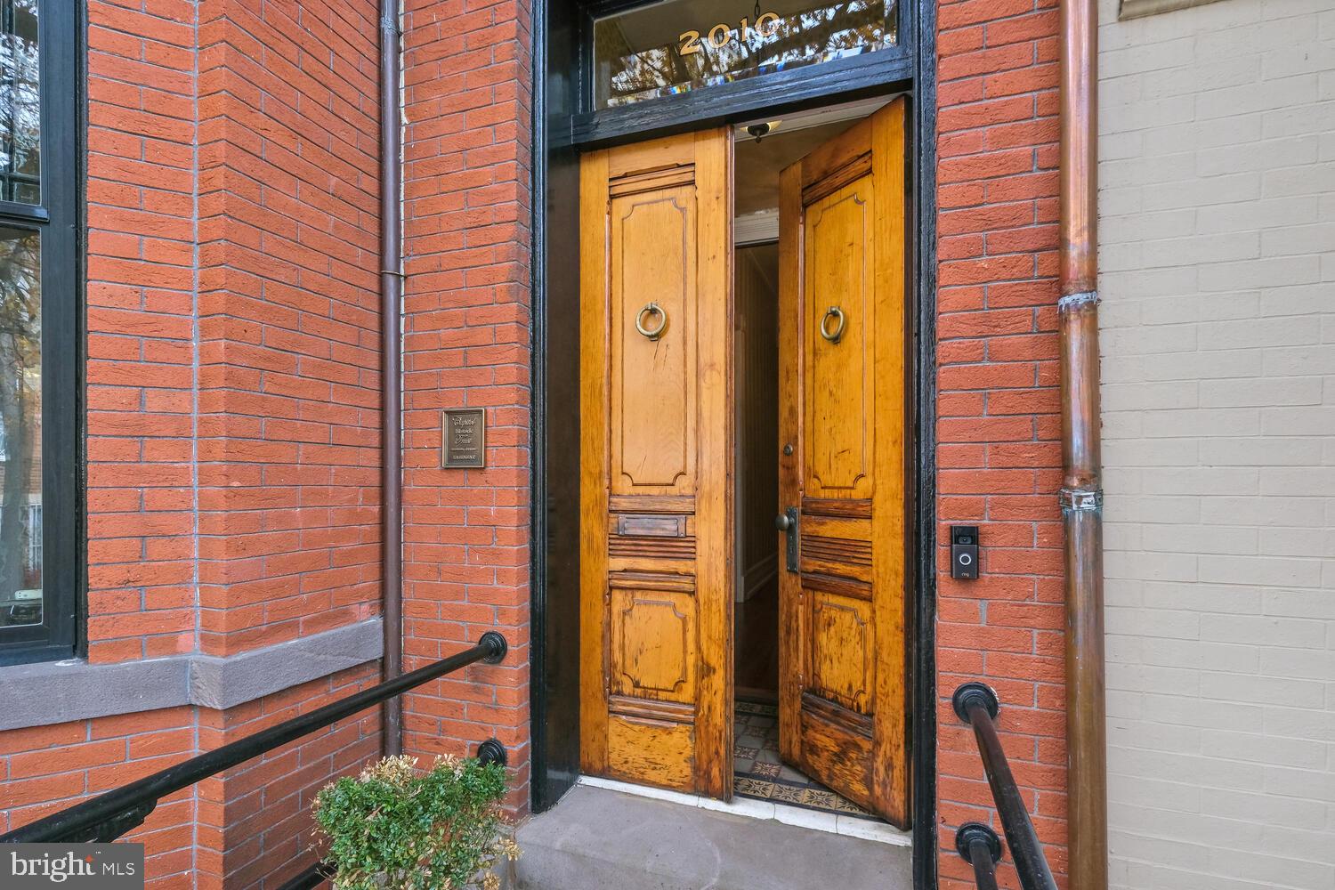 2010 HILLYER PLACE NW