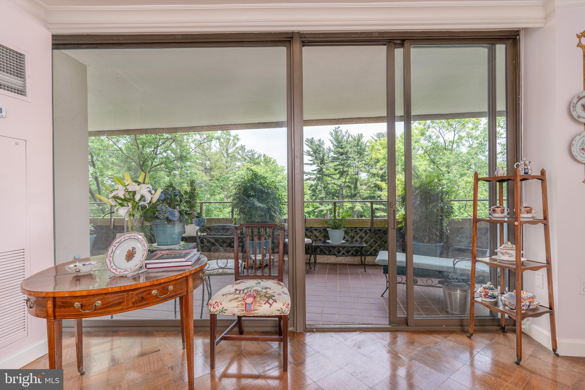 4200 MASSACHUSETTS AVENUE NW 504