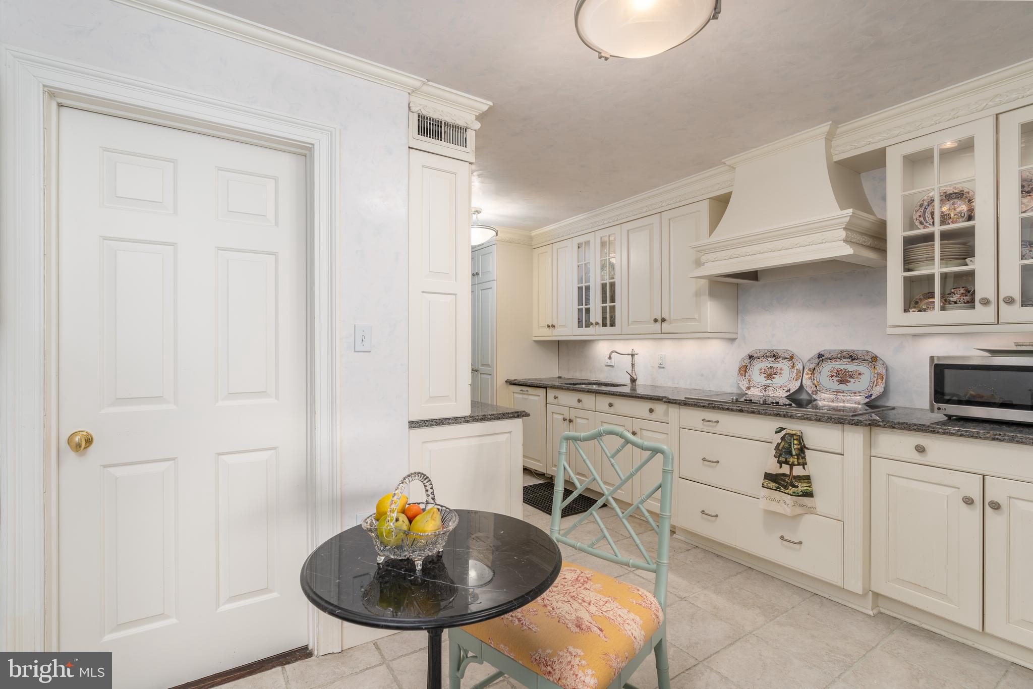 4200 MASSACHUSETTS AVENUE NW 504