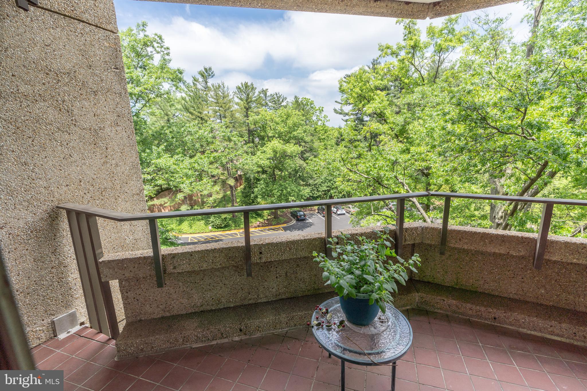 4200 MASSACHUSETTS AVENUE NW 504