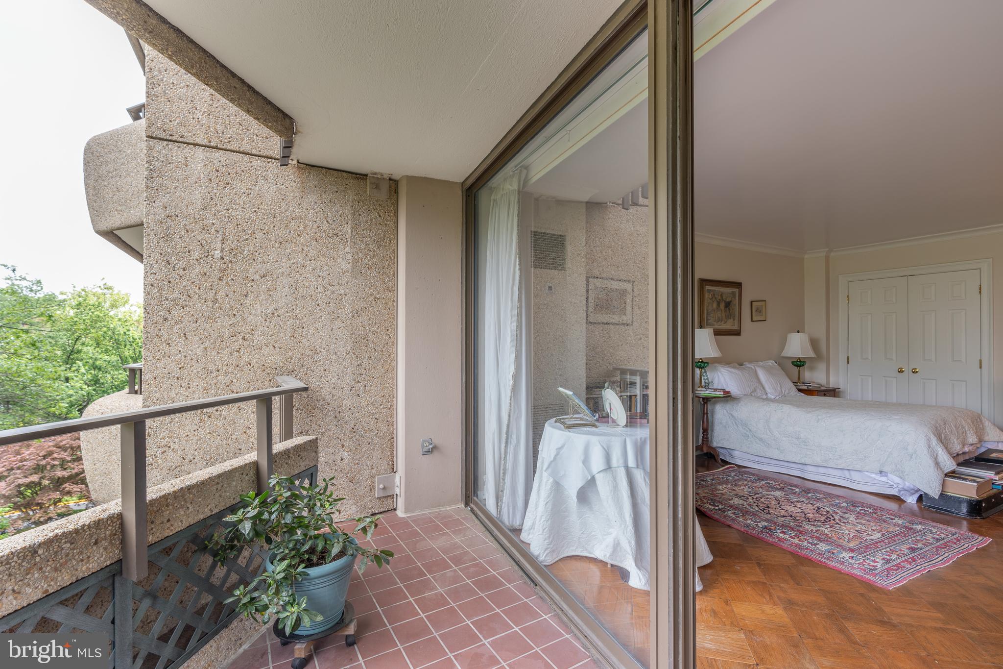 4200 MASSACHUSETTS AVENUE NW 504