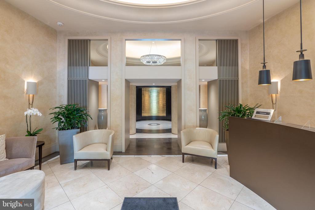 4200 MASSACHUSETTS AVENUE NW 504