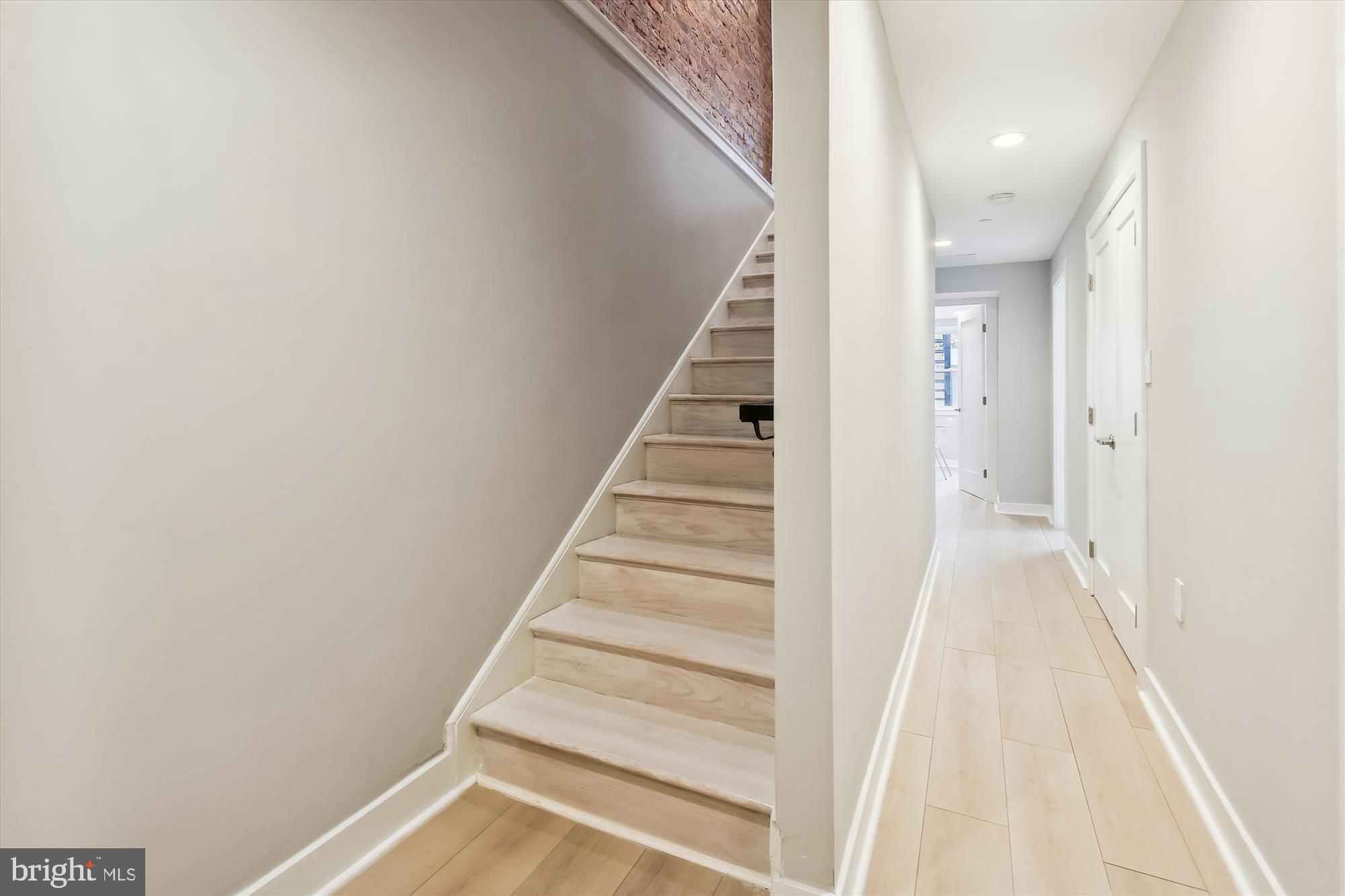 3408 WARDER NW 1