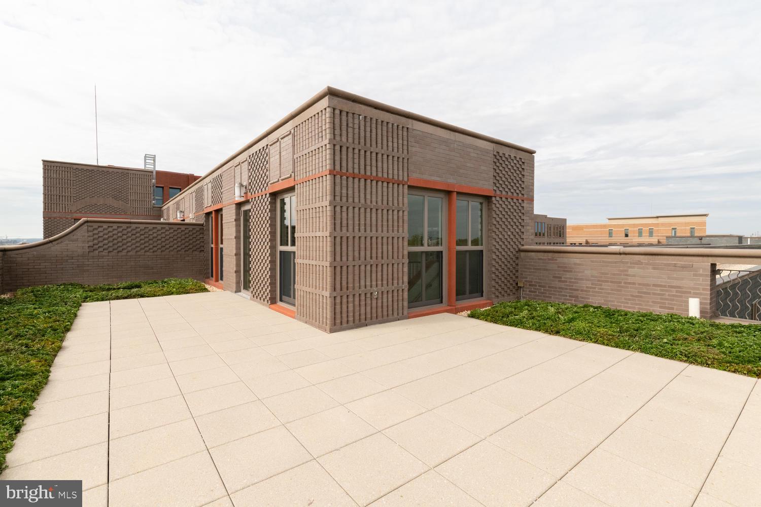 333 8TH STREET SE PH-508