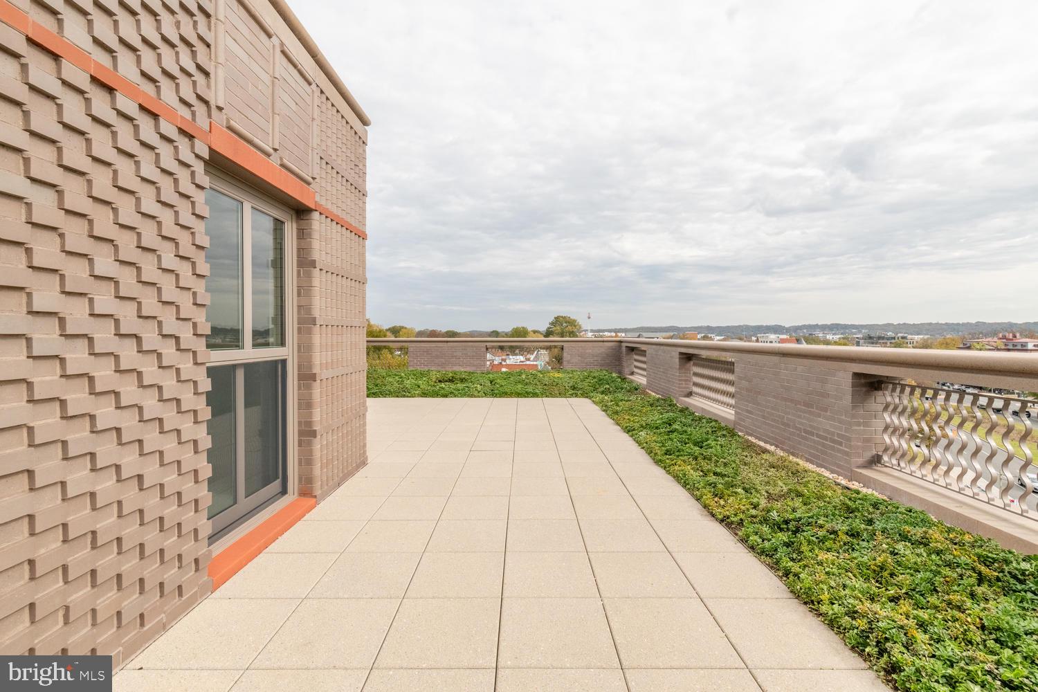 333 8TH STREET SE PH-508