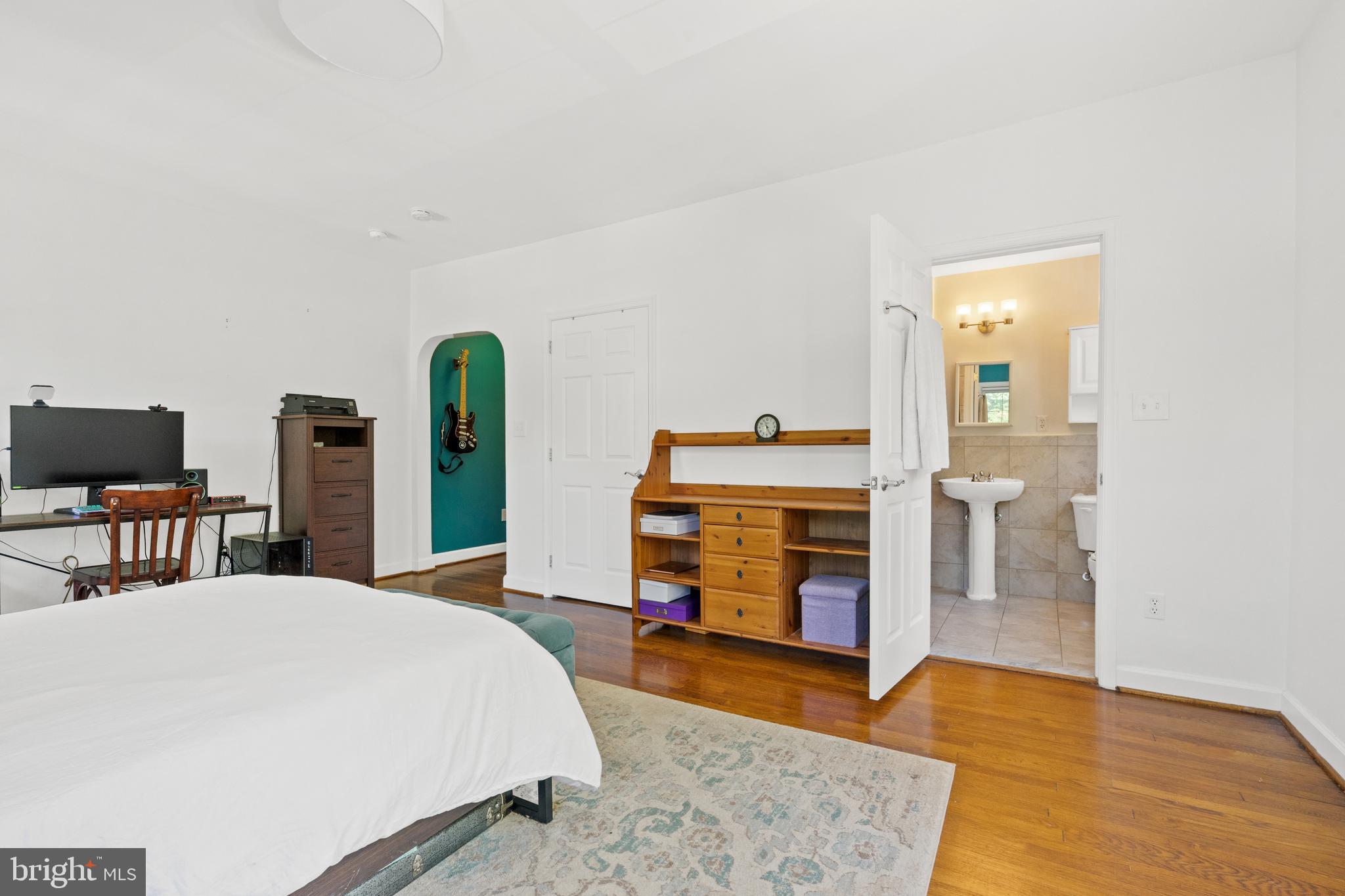 422 BUTTERNUT STREET NW 111