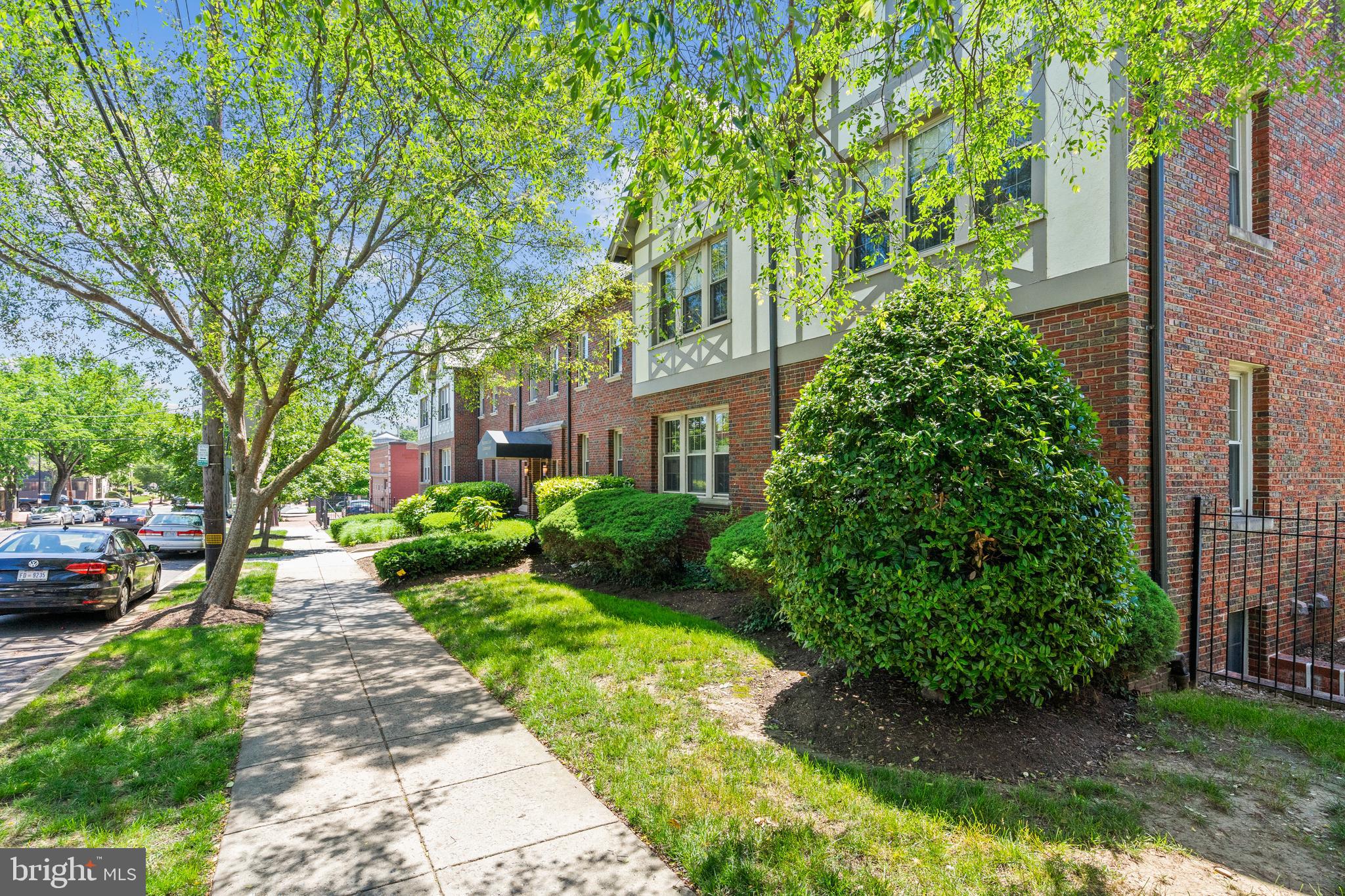 422 BUTTERNUT STREET NW 111