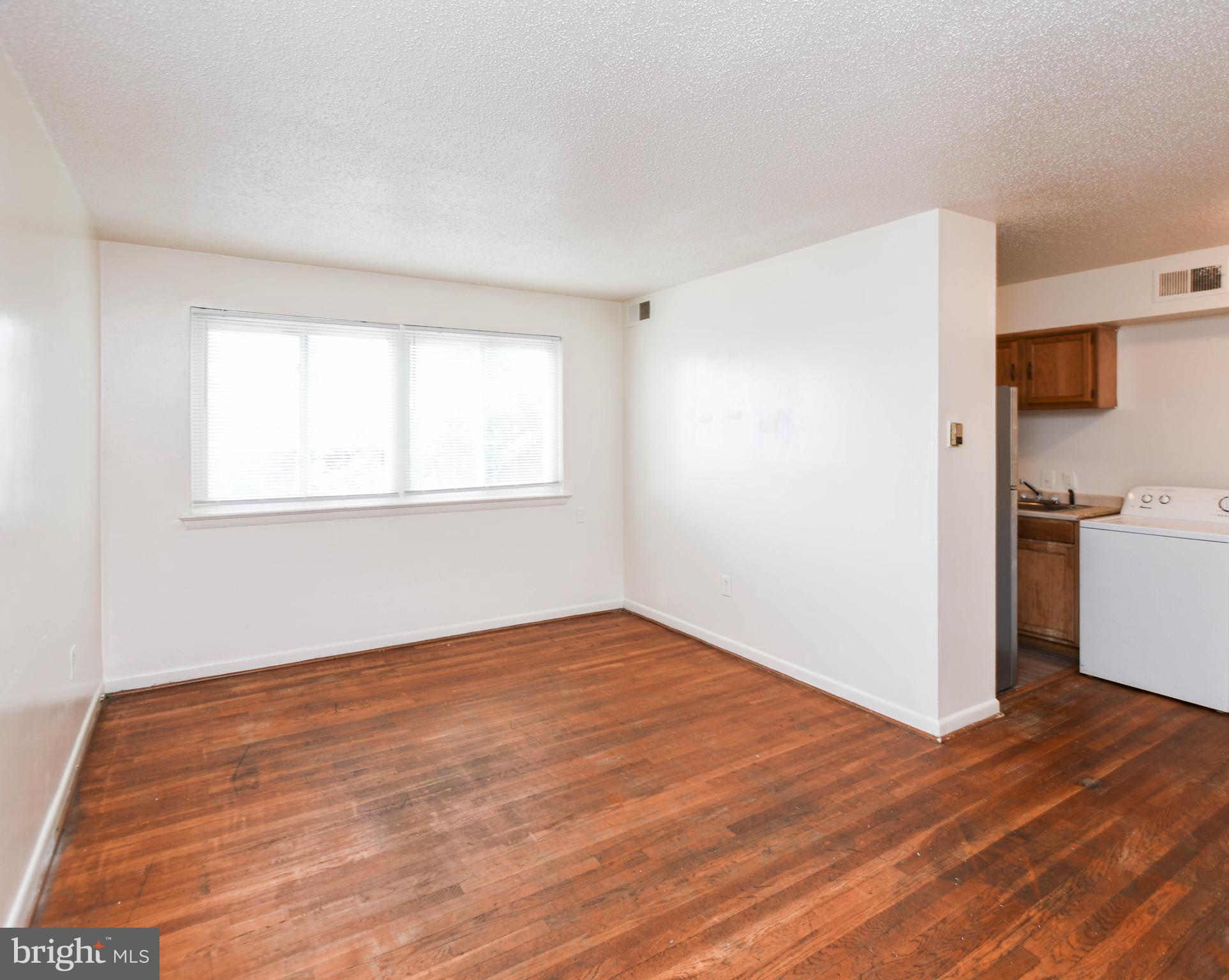 2640 WADE ROAD SE 23