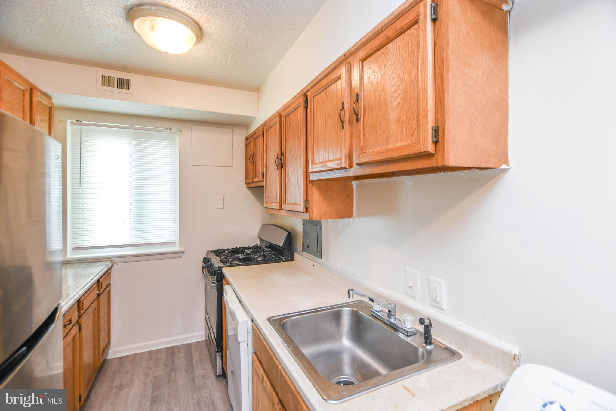 2640 WADE ROAD SE 23