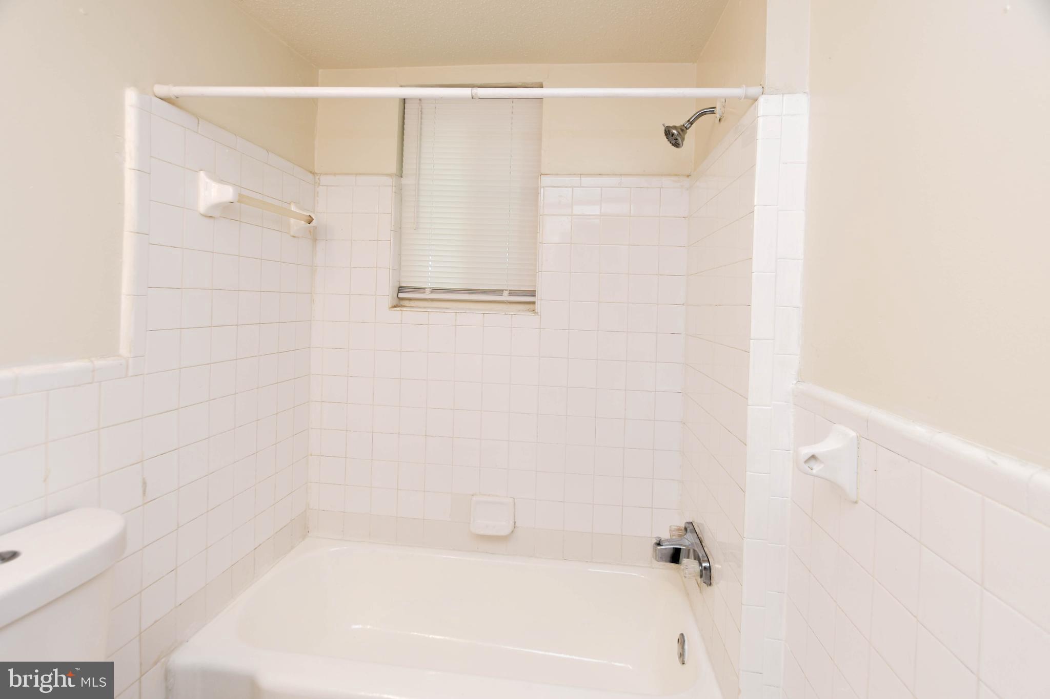 2640 WADE ROAD SE 23