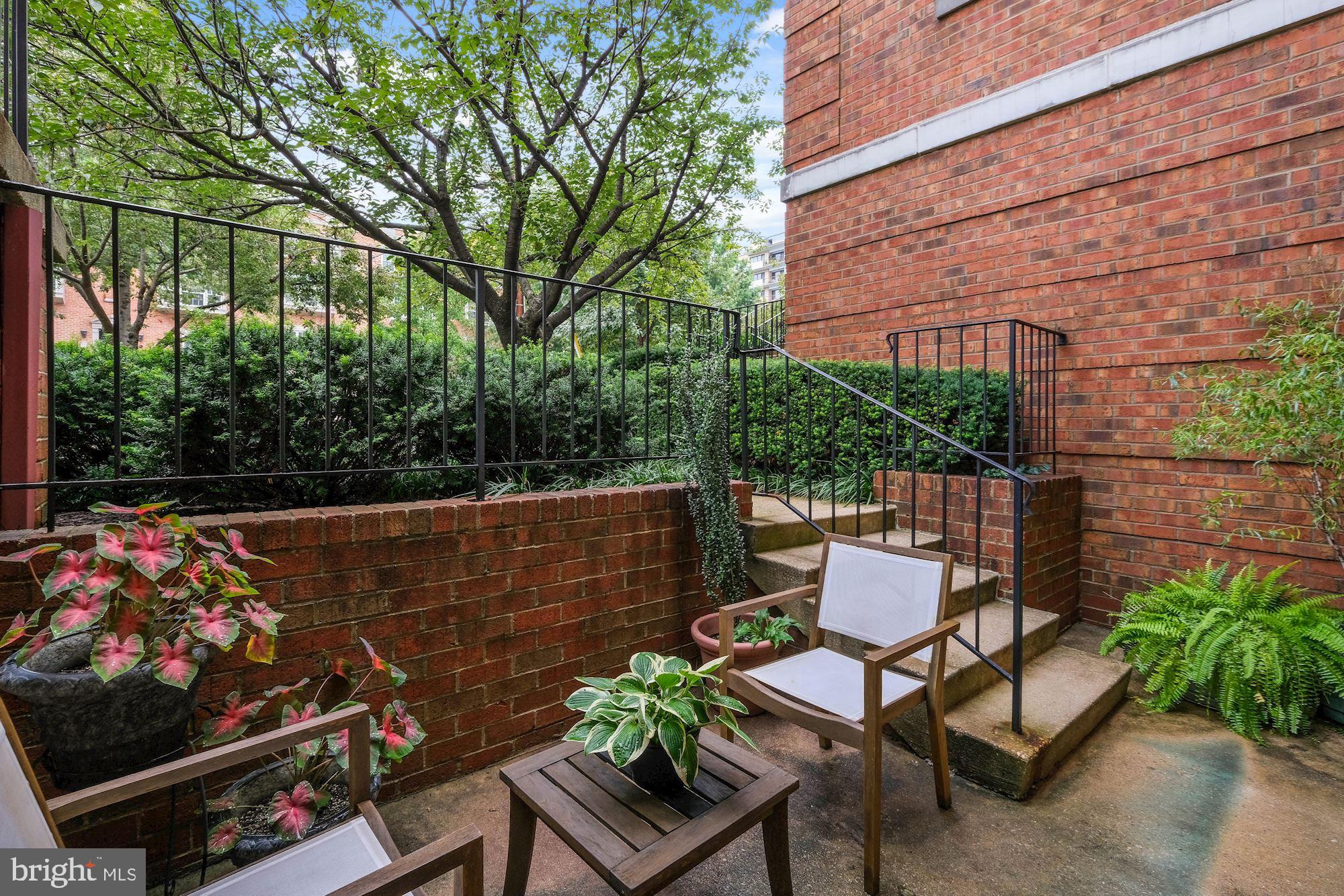 3804 PORTER STREET NW 101