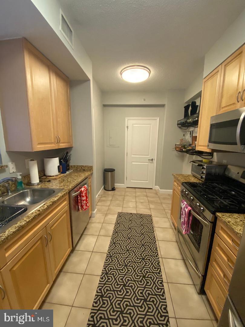 1111 25TH STREET NW 606