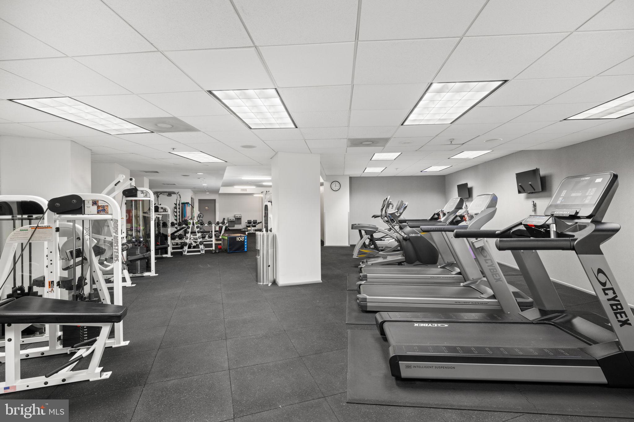 400 MASSACHUSETTS AVENUE NW 221